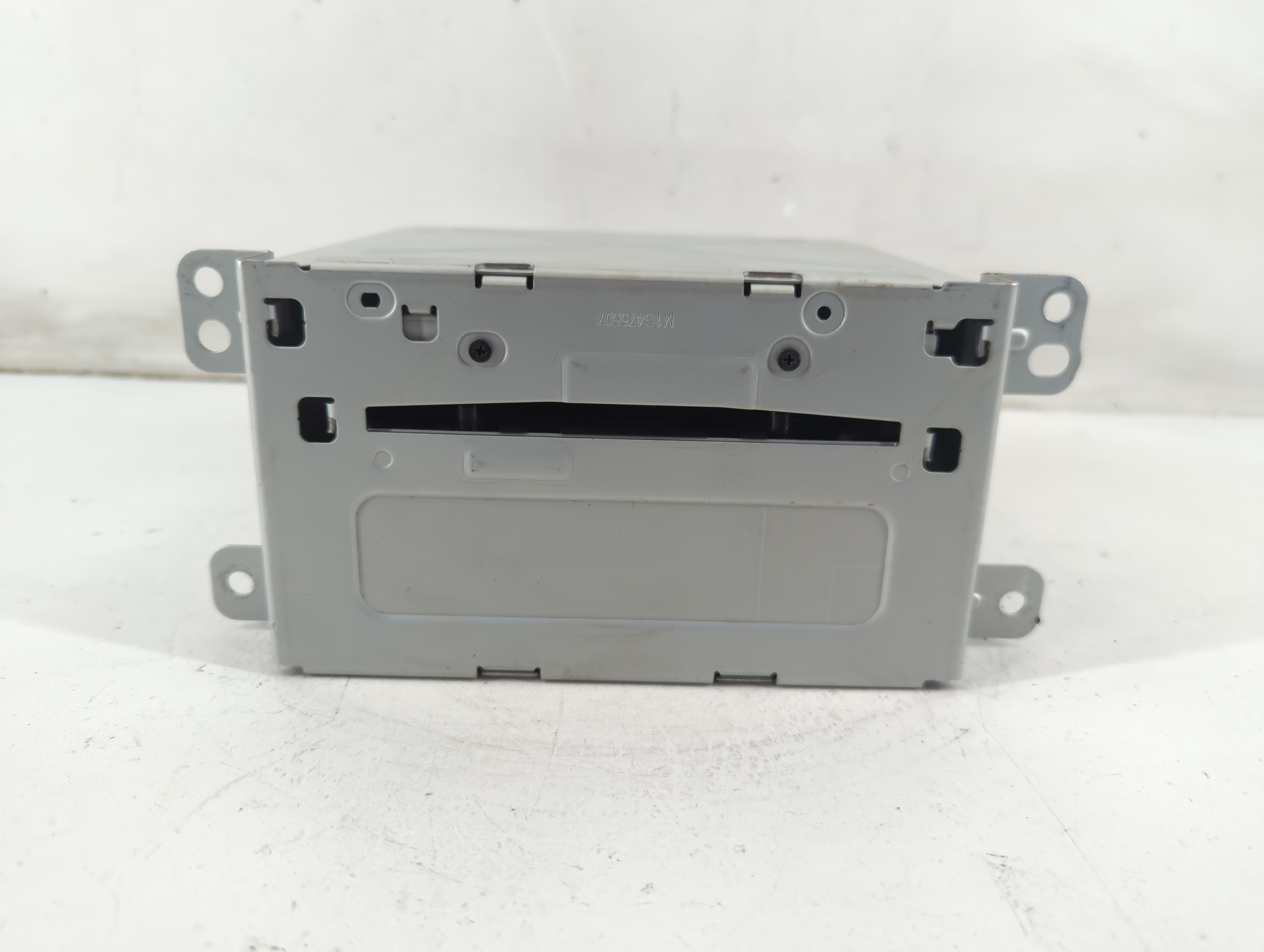 2012-2012 Chevrolet Volt Am Fm Cd Player Radio Receiver 1097176 - Oemusedautoparts1.com