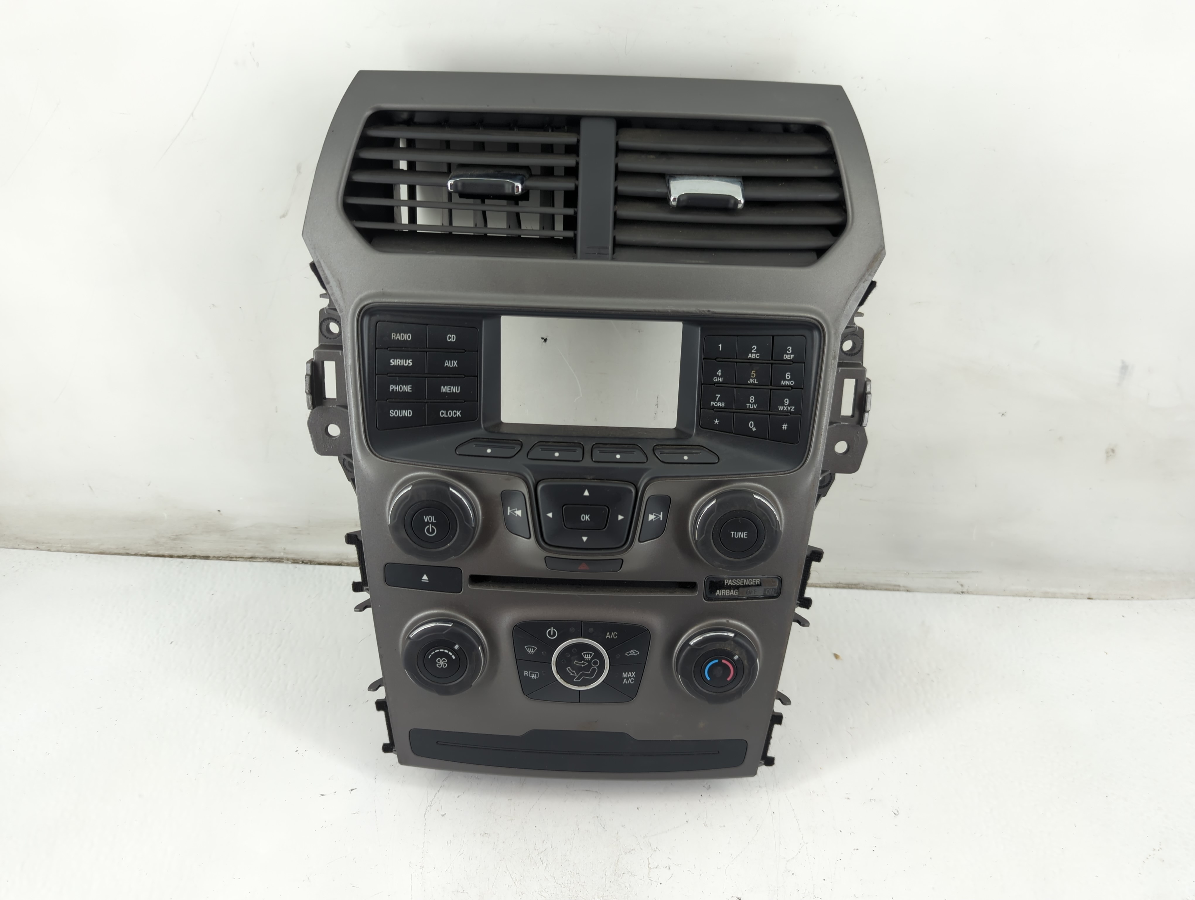 2014-2015 Ford Explorer Am Fm Cd Player Radio Receiver 1097178 - Oemusedautoparts1.com