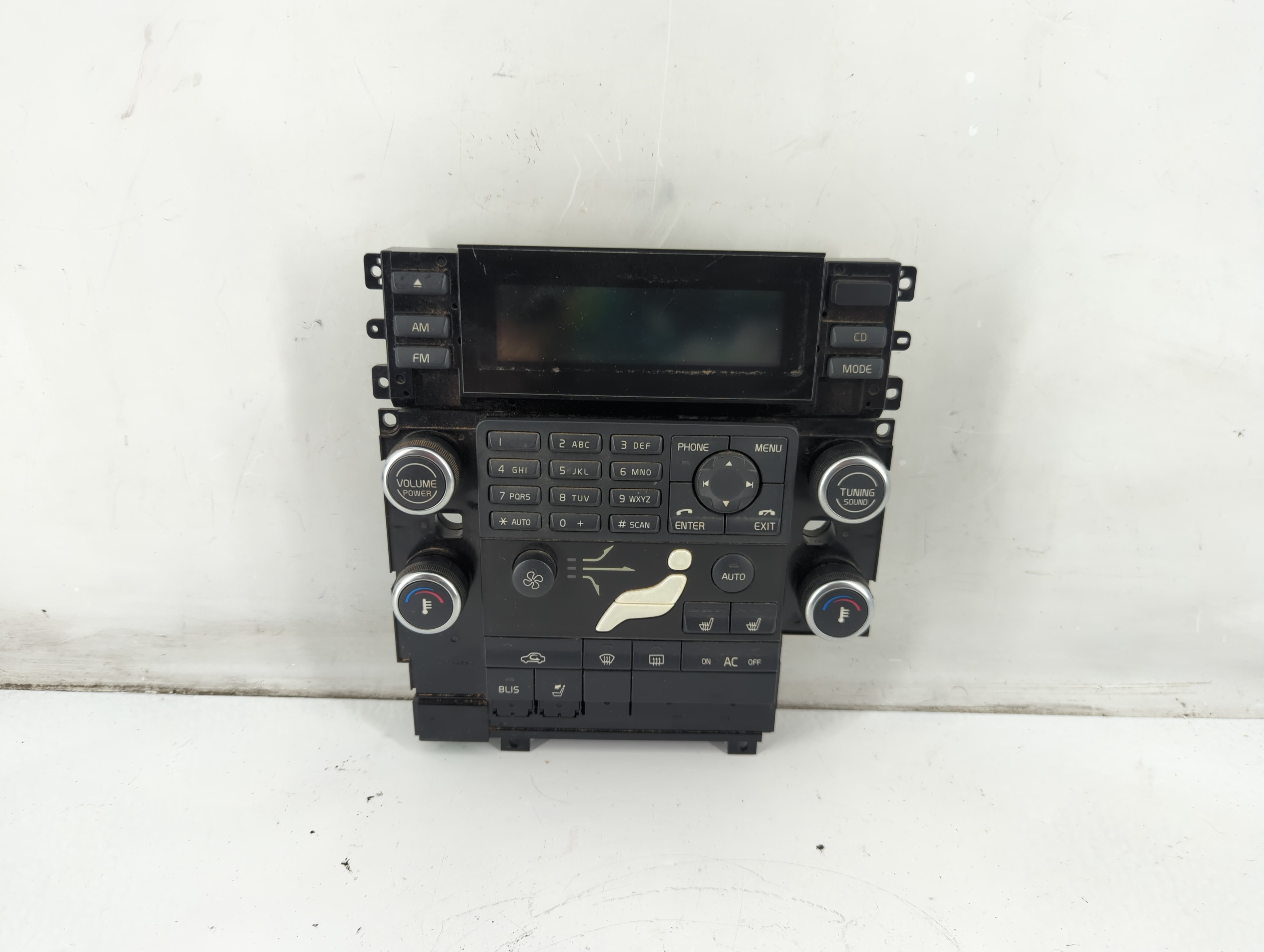 Picture of 2012 Volvo V70 Am Fm Cd Player Radio Receiver 1097187