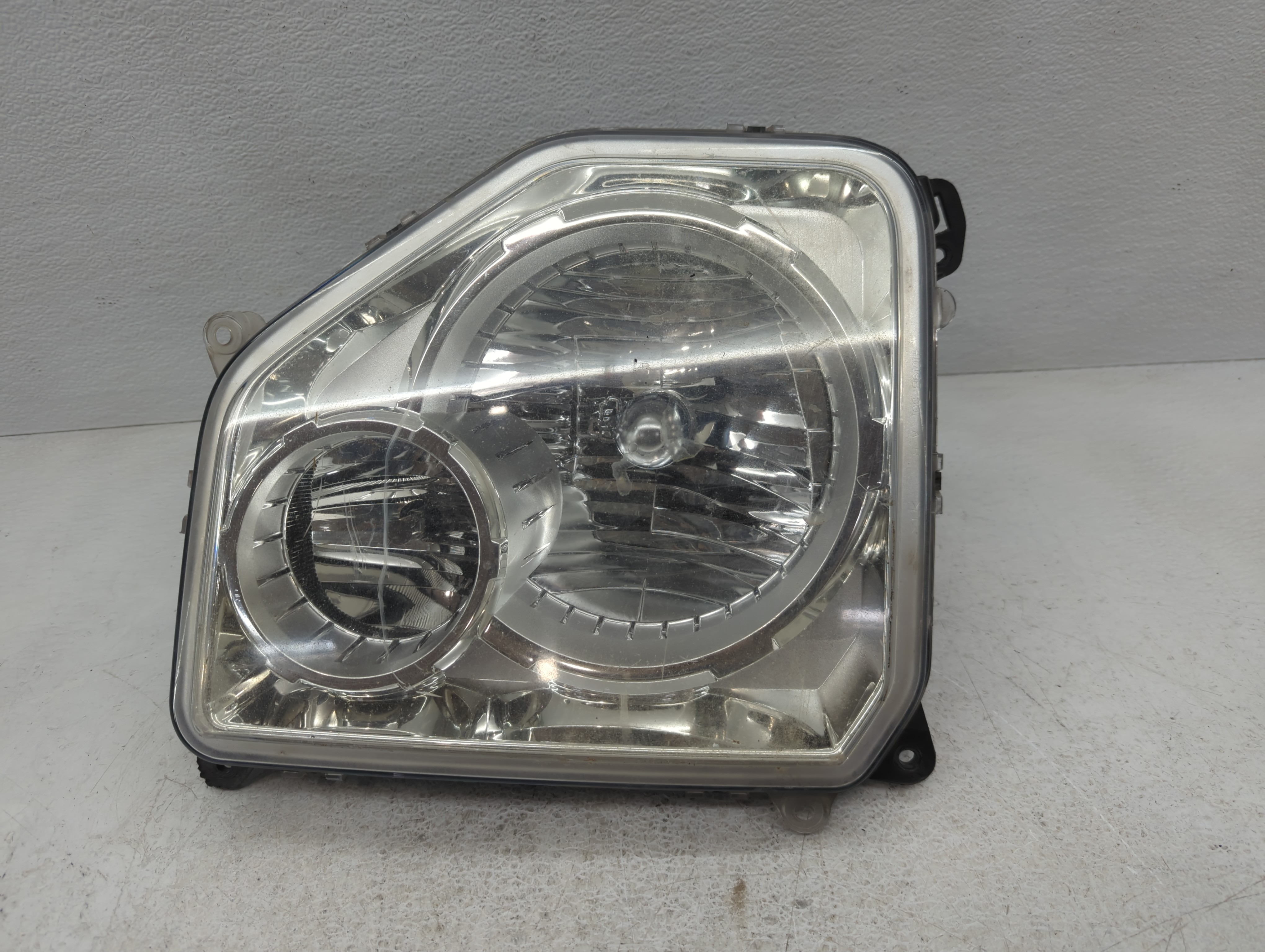 2008-2012 Jeep Liberty Passenger Right Oem Head Light Headlight Lamp 1097222 - Oemusedautoparts1.com
