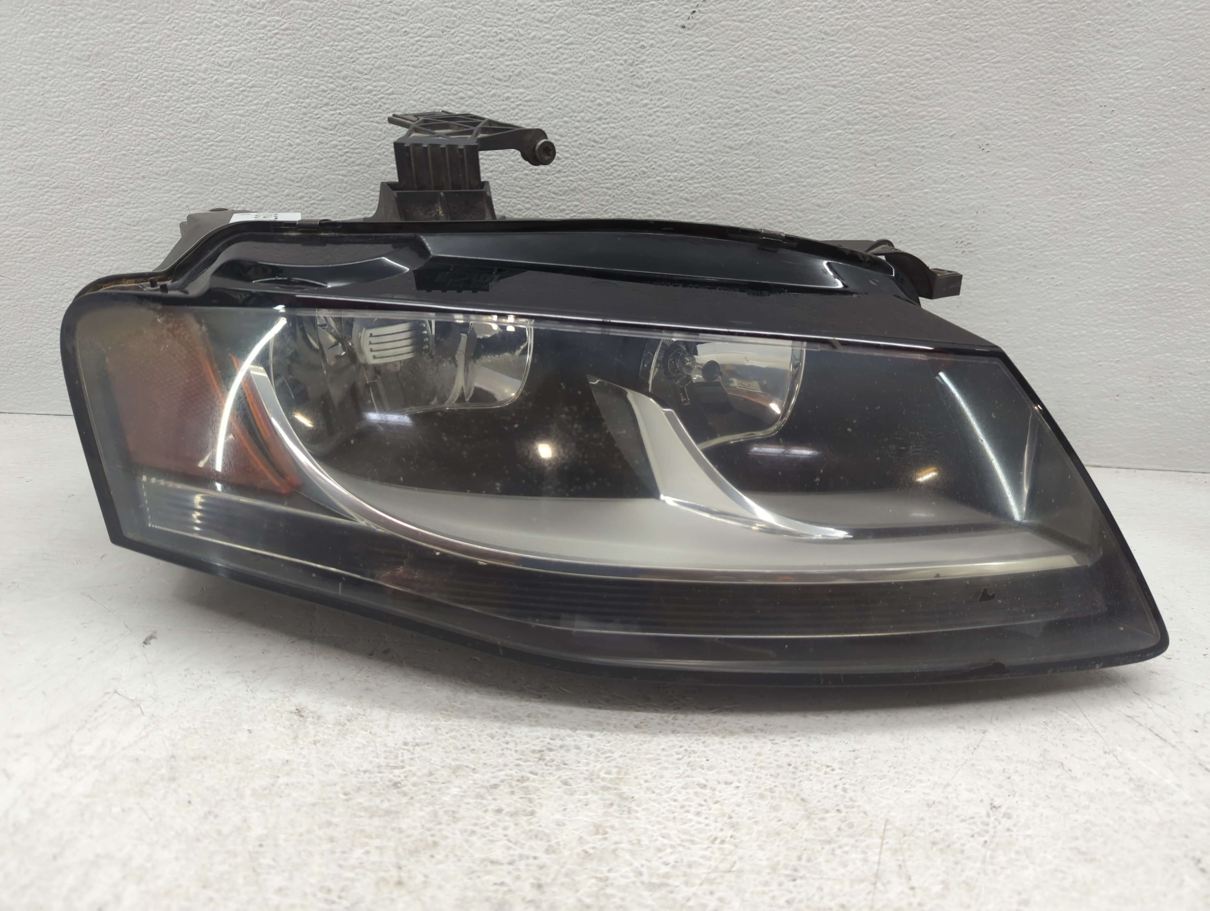 2009-2012 Audi A4 Passenger Right Oem Head Light Headlight Lamp 1097231 - Oemusedautoparts1.com