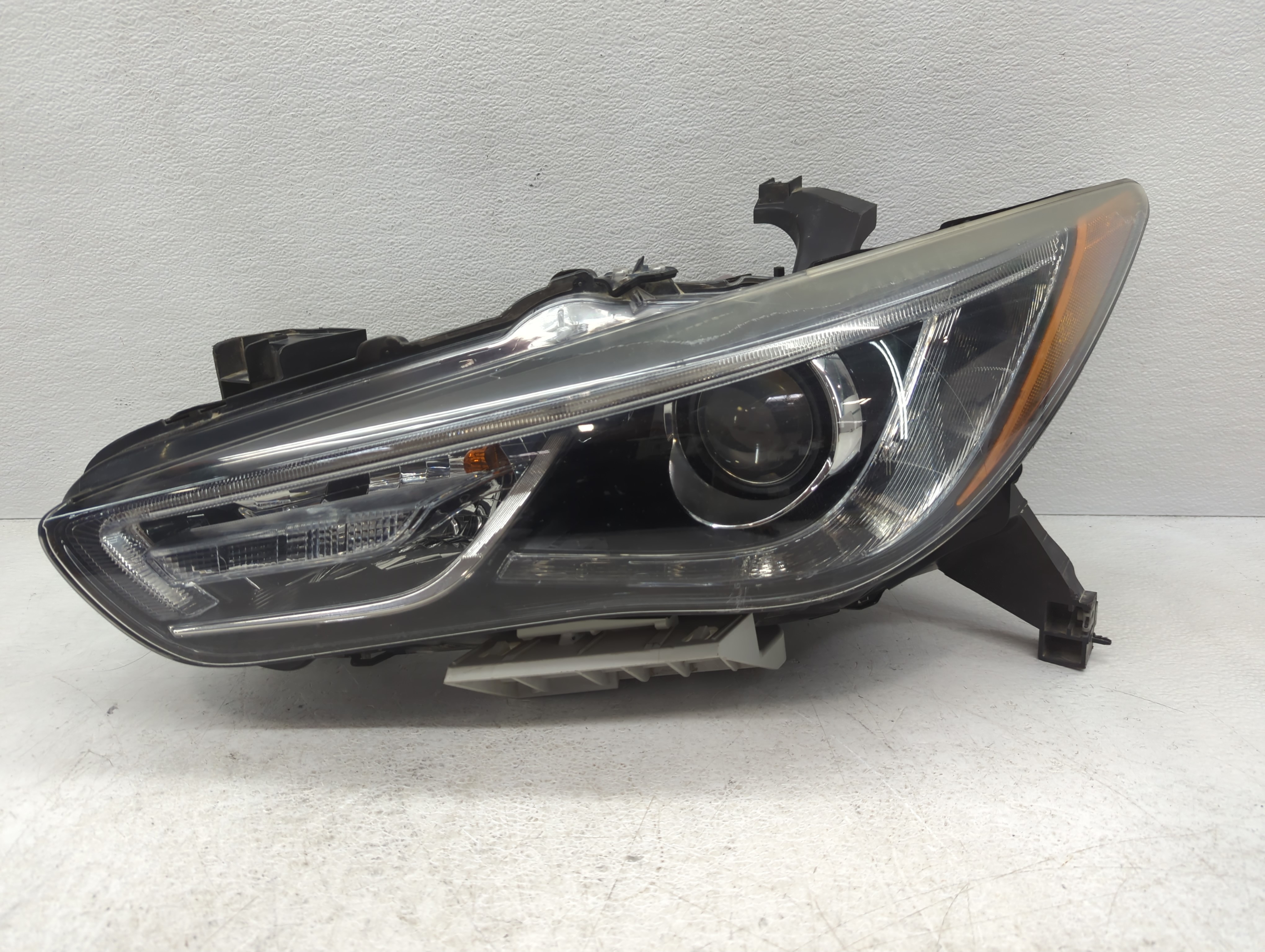 Picture of 2017-2018 Infiniti Qx60 Driver Left Oem Head Light Headlight Lamp 1097236