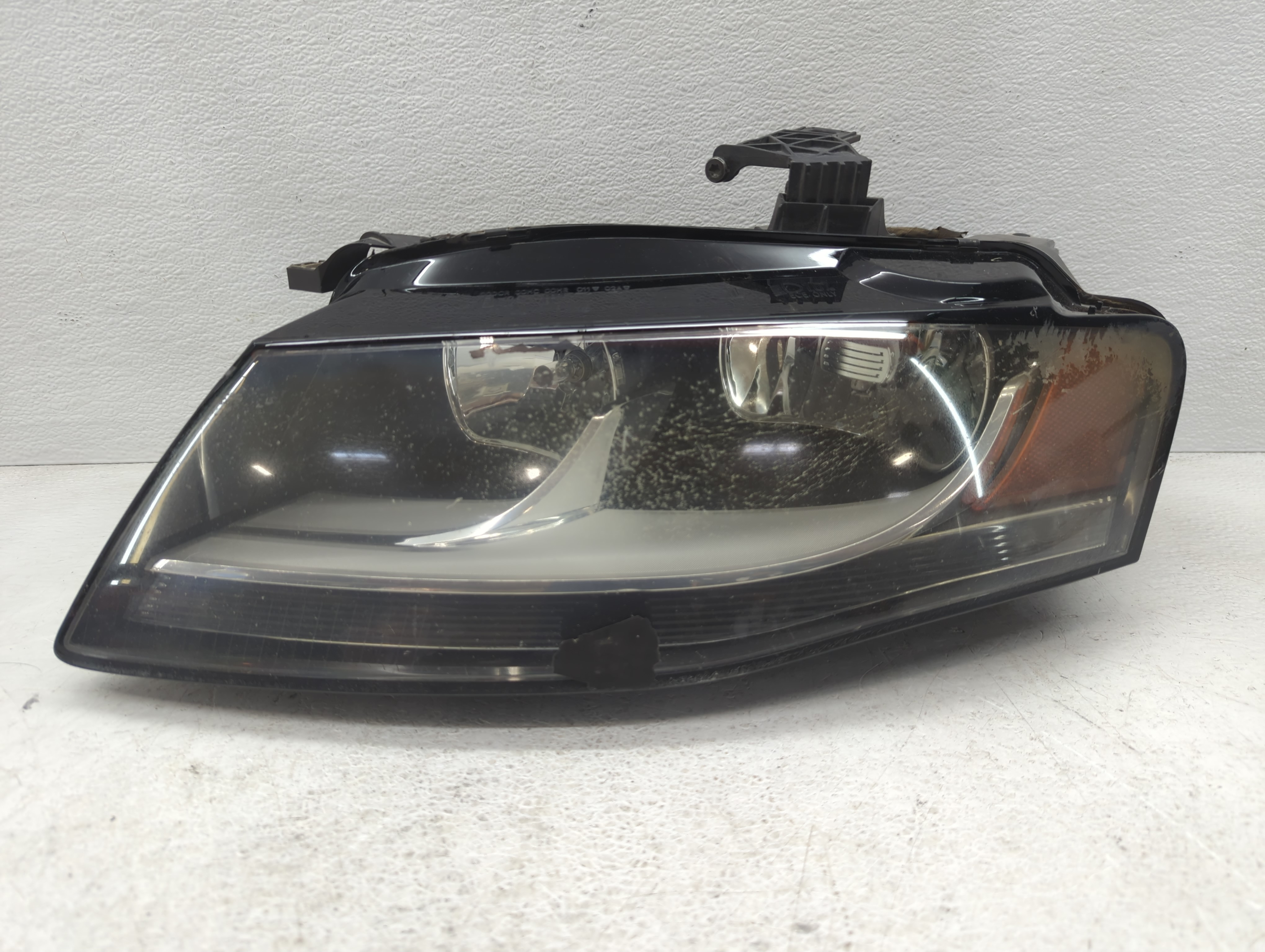 2005-2009 Audi A4 Driver Left Oem Head Light Headlight Lamp 1097243 - Oemusedautoparts1.com