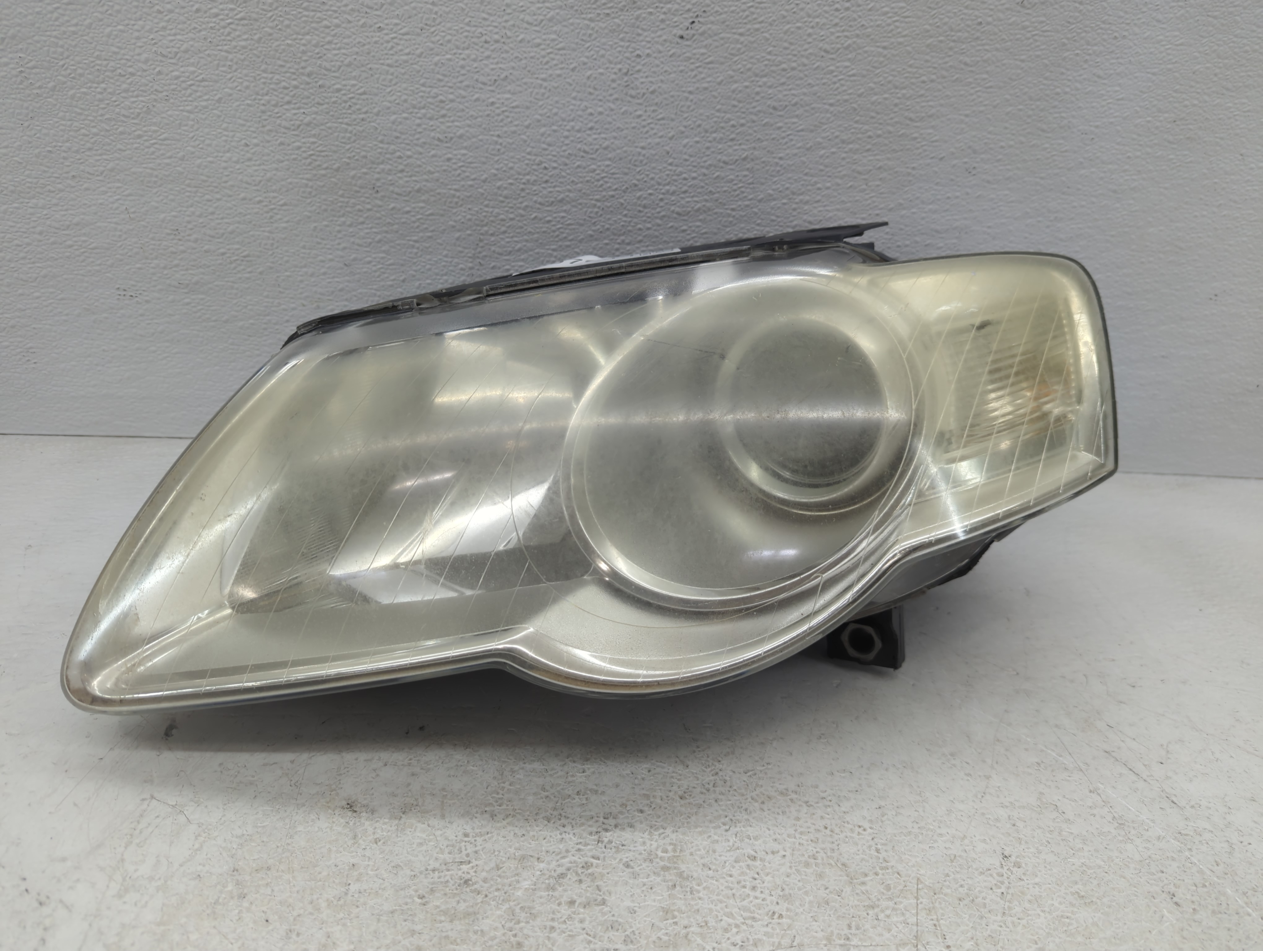 2008-2010 Volkswagen Passat Driver Left Oem Head Light Headlight Lamp 1097244 - Oemusedautoparts1.com
