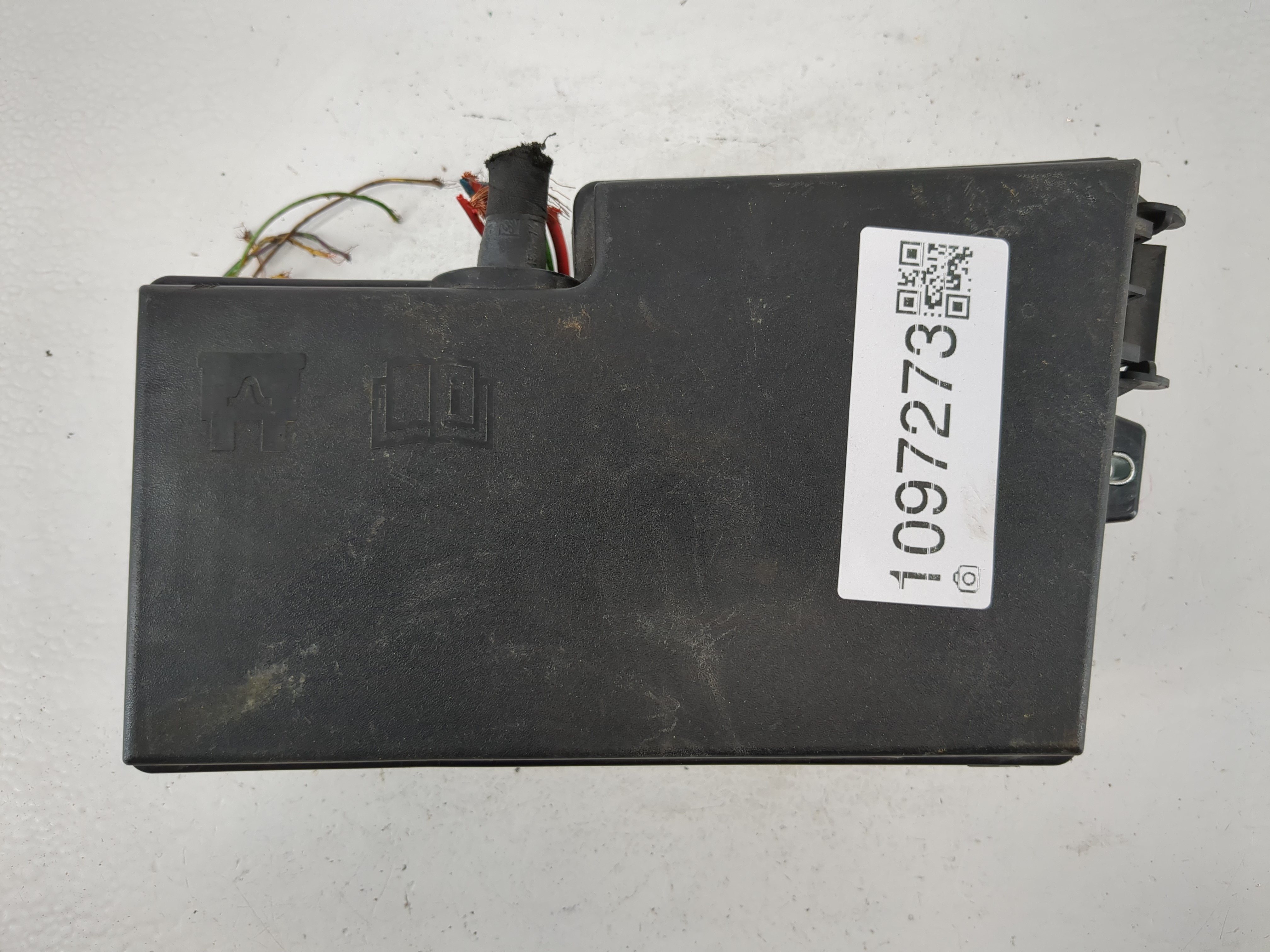 Picture of 2017-2017 Ford Escape Fusebox Fuse Box Relay Module 1097273