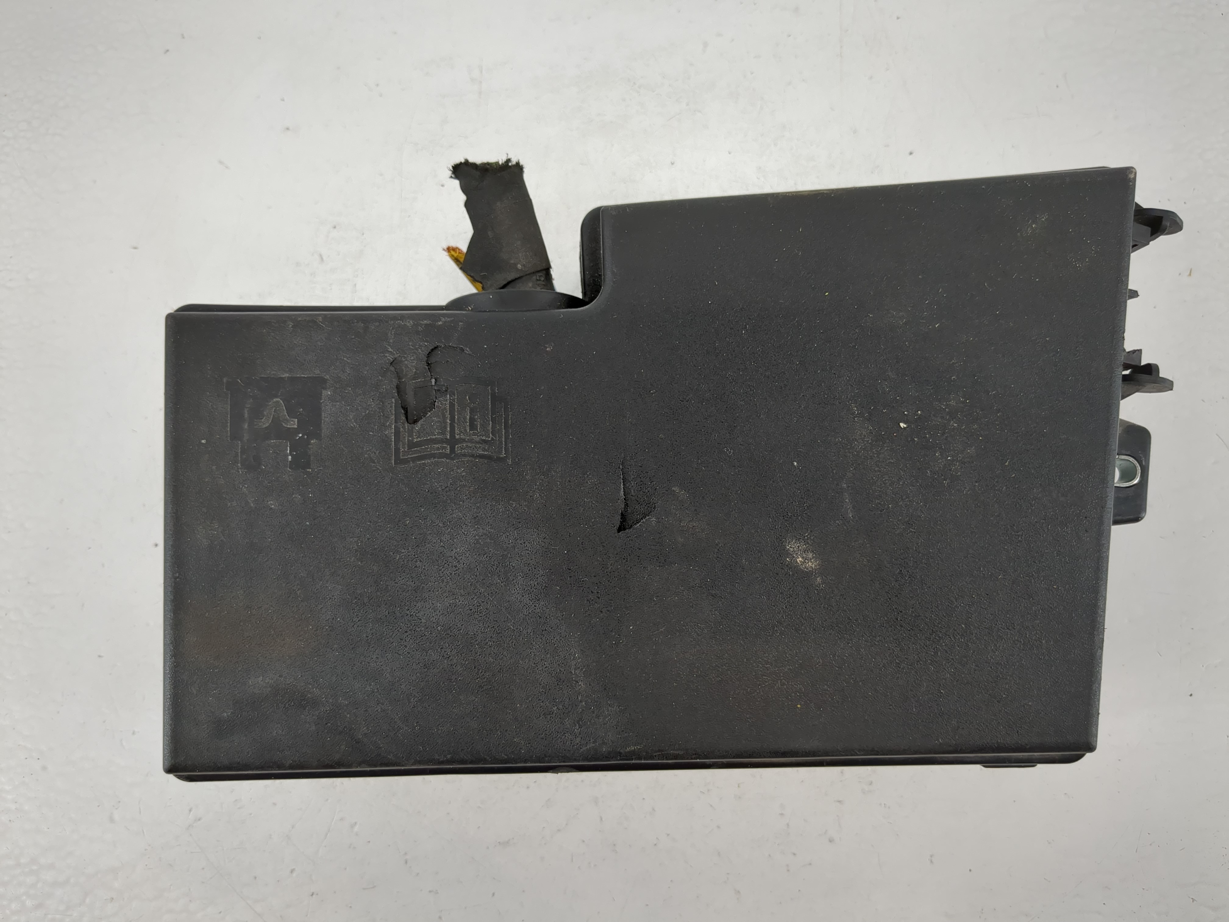 2013-2016 Ford Escape Fusebox Fuse Box Relay Module Av6t-14a067-ad 1097283 - Oemusedautoparts1.com