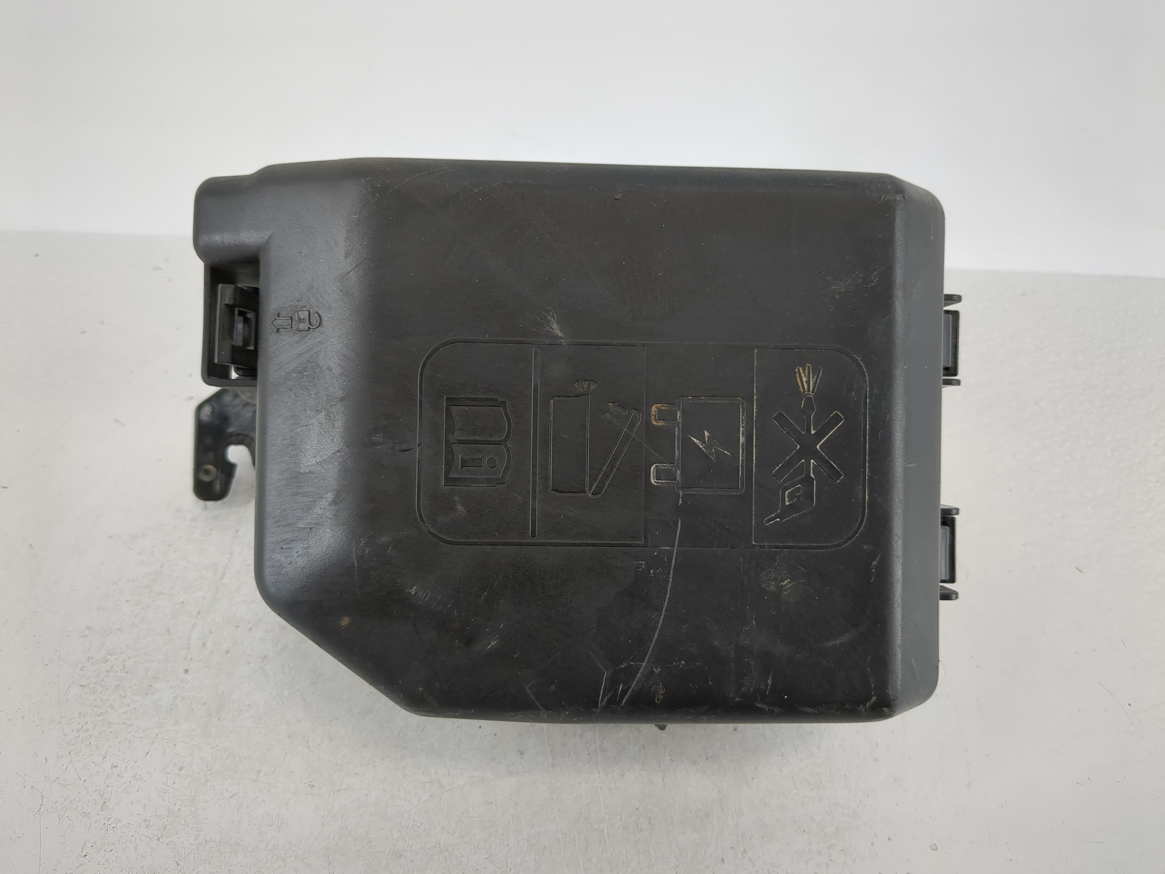 2020-2021 Chevrolet Spark Fusebox Fuse Box Relay Module 42702558 1097284 - Oemusedautoparts1.com