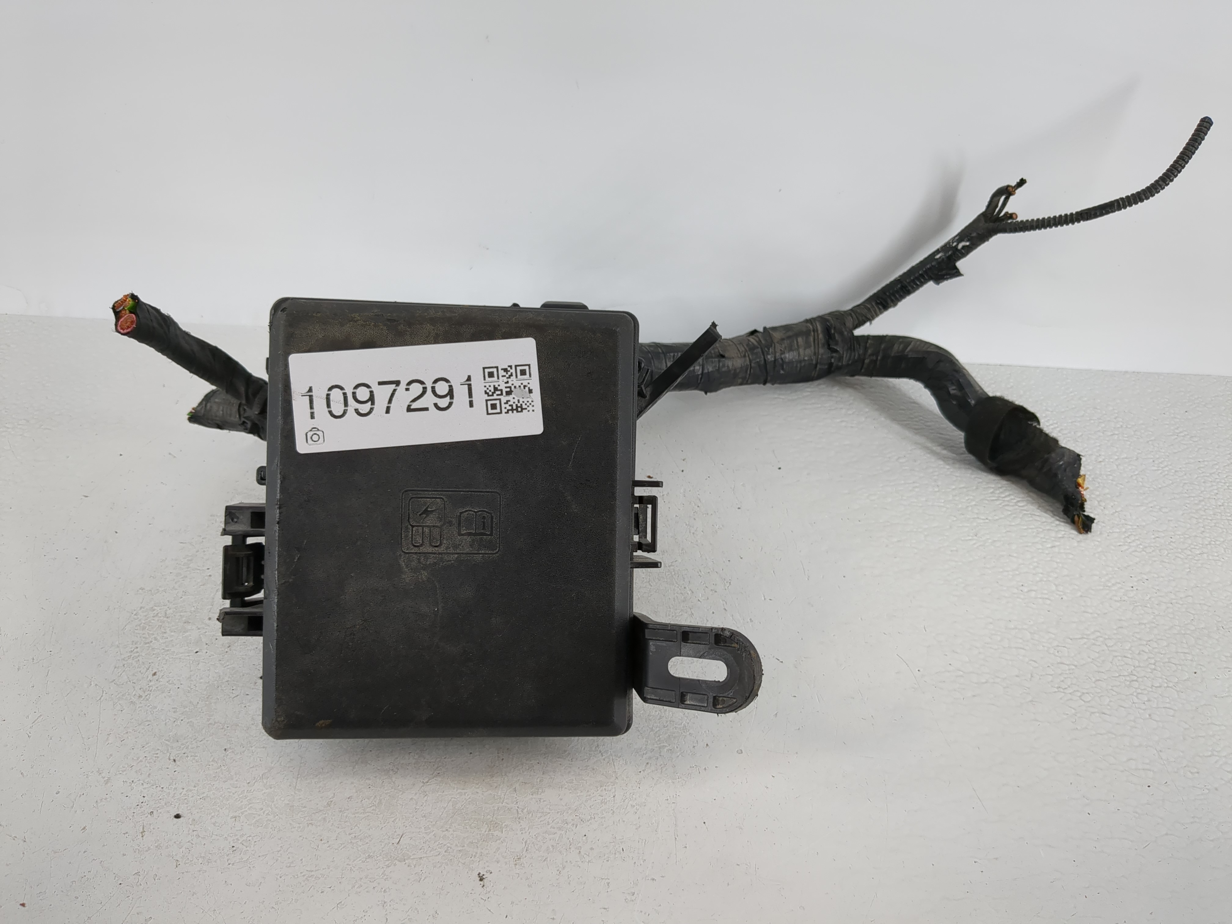 2021-2021 Ford Ecosport Fusebox Fuse Box Relay Module Gn15-12a581-cjh 1097291 - Oemusedautoparts1.com