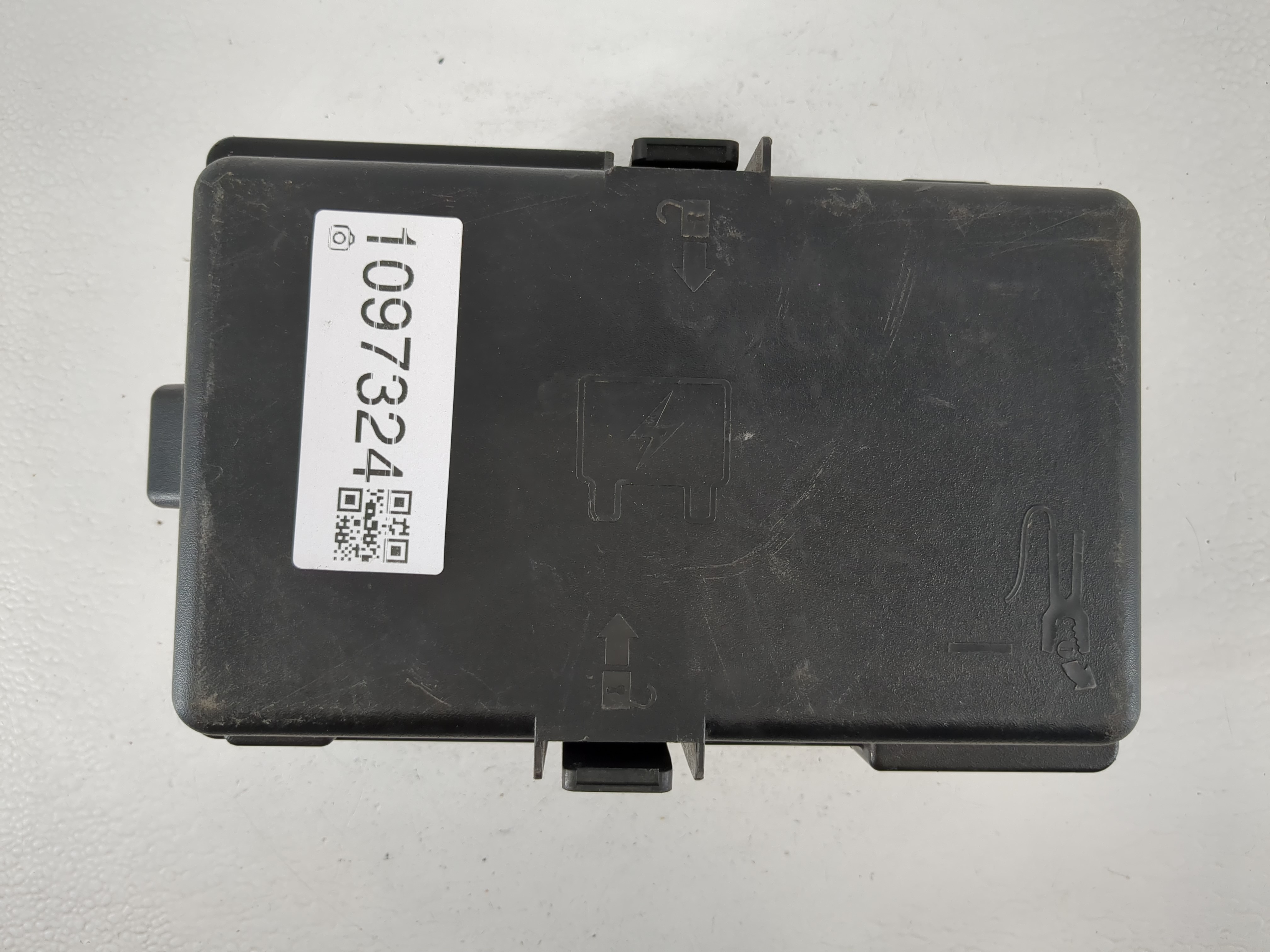 2018-2018 Chrysler Pacifica Fusebox Fuse Box Relay Module 1097324 - Oemusedautoparts1.com