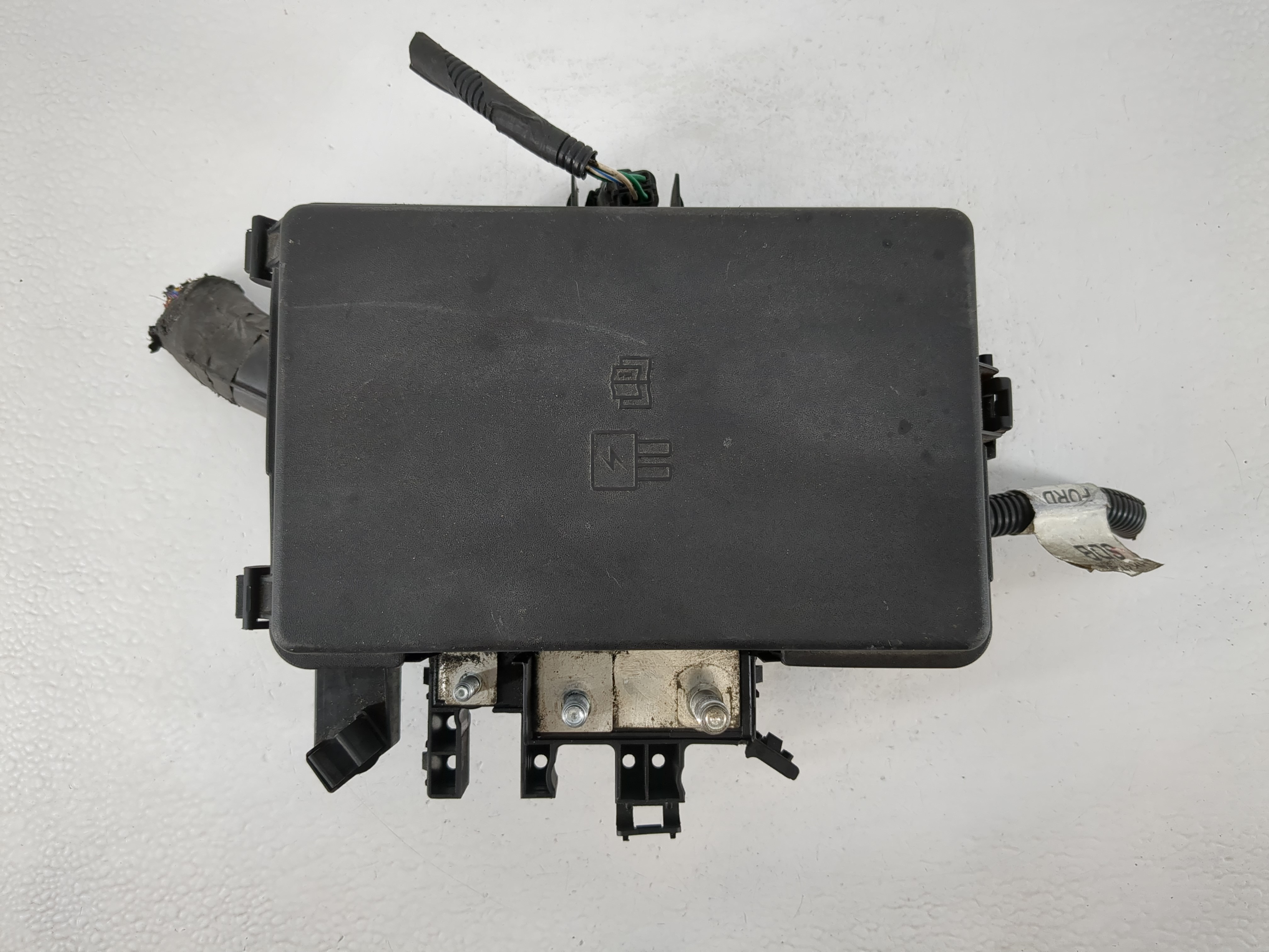 2017-2019 Ford Transit-250 Fusebox Fuse Box Relay Module Bk2t-14a175-aa 1097328 - Oemusedautoparts1.com