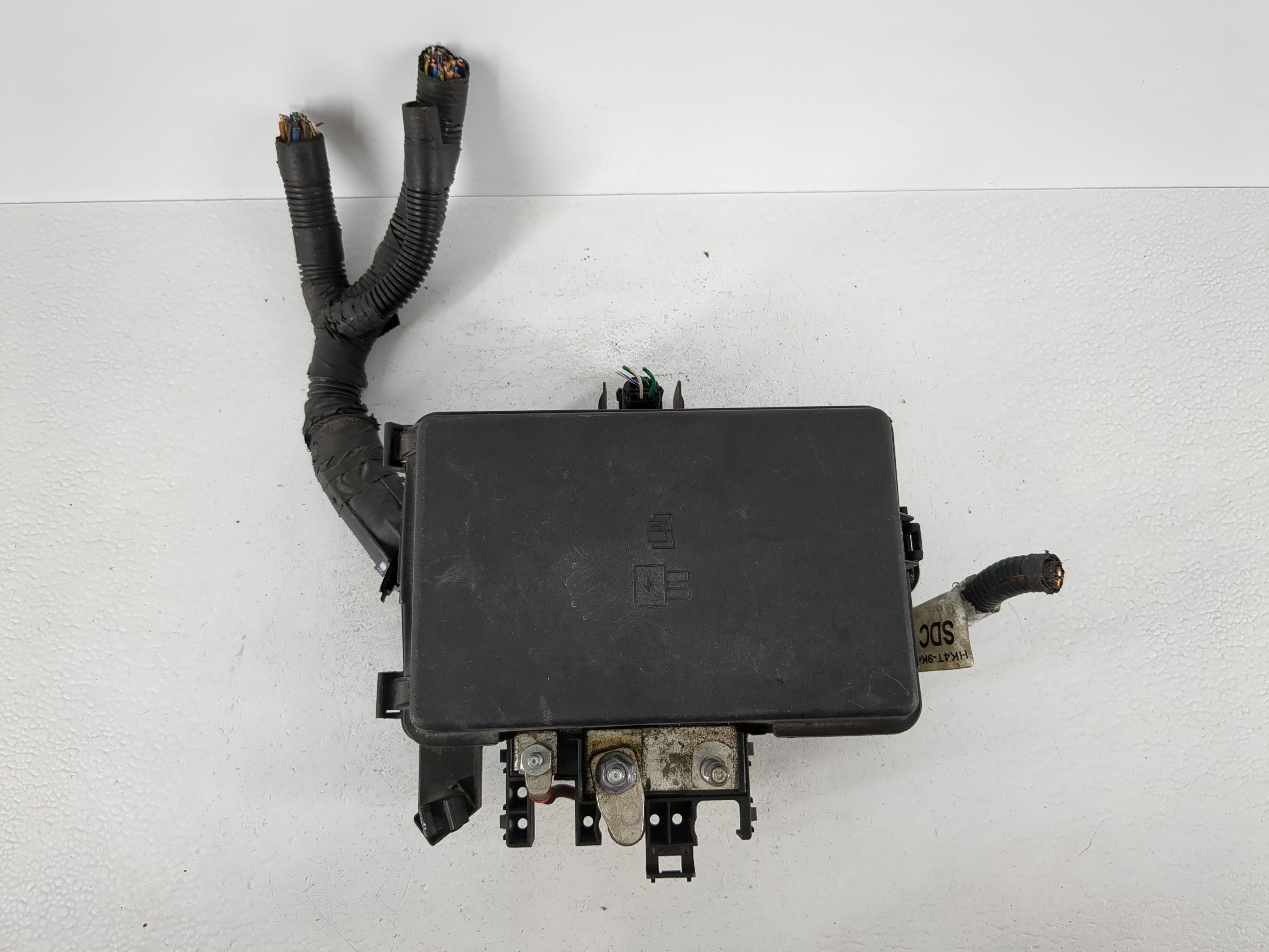 2017-2019 Ford Transit-250 Fusebox Fuse Box Relay Module Hk4t-9k499 Sdc 1097343 - Oemusedautoparts1.com
