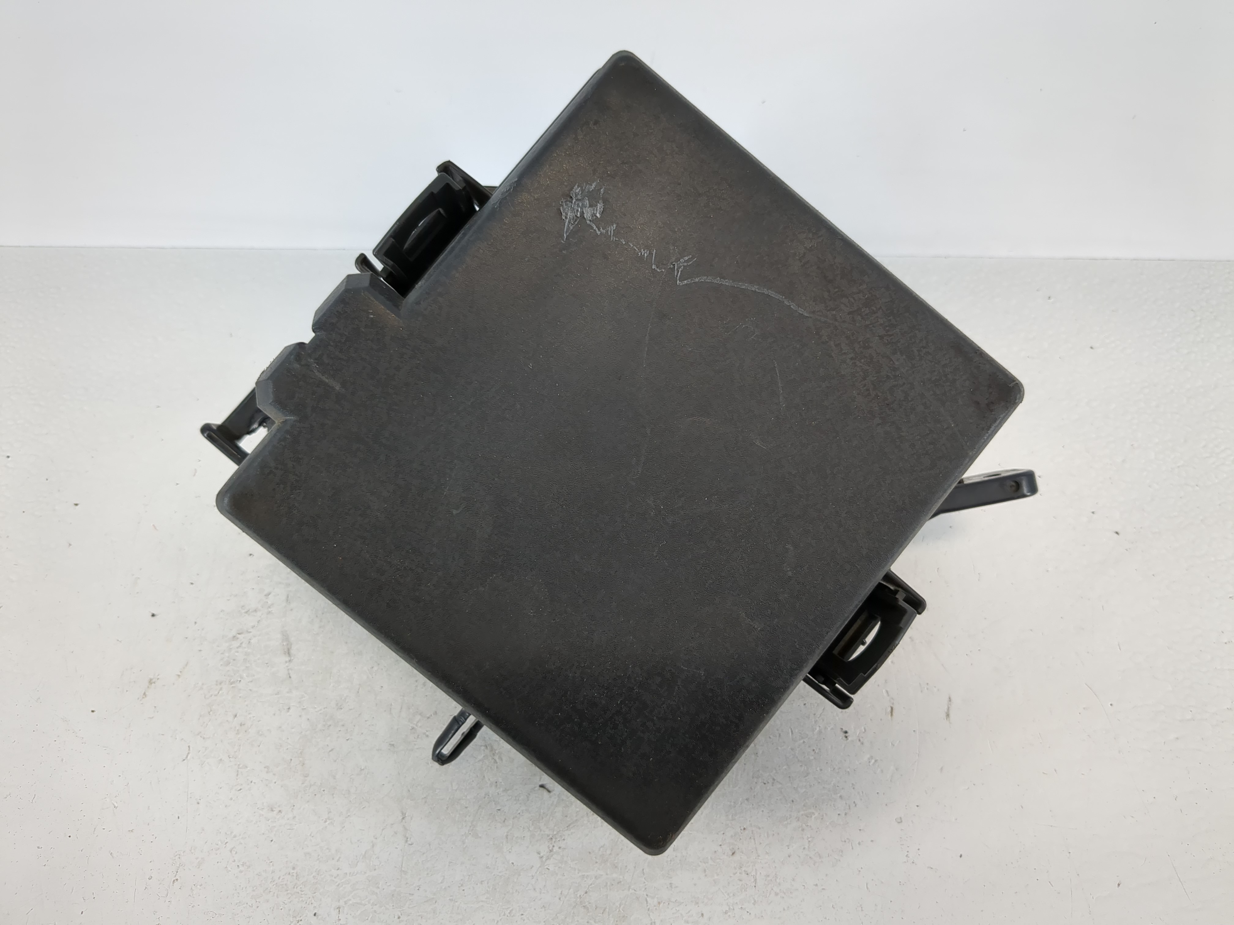 Picture of 2016-2018 Hyundai Tucson Fusebox Fuse Box Relay Module 1097349