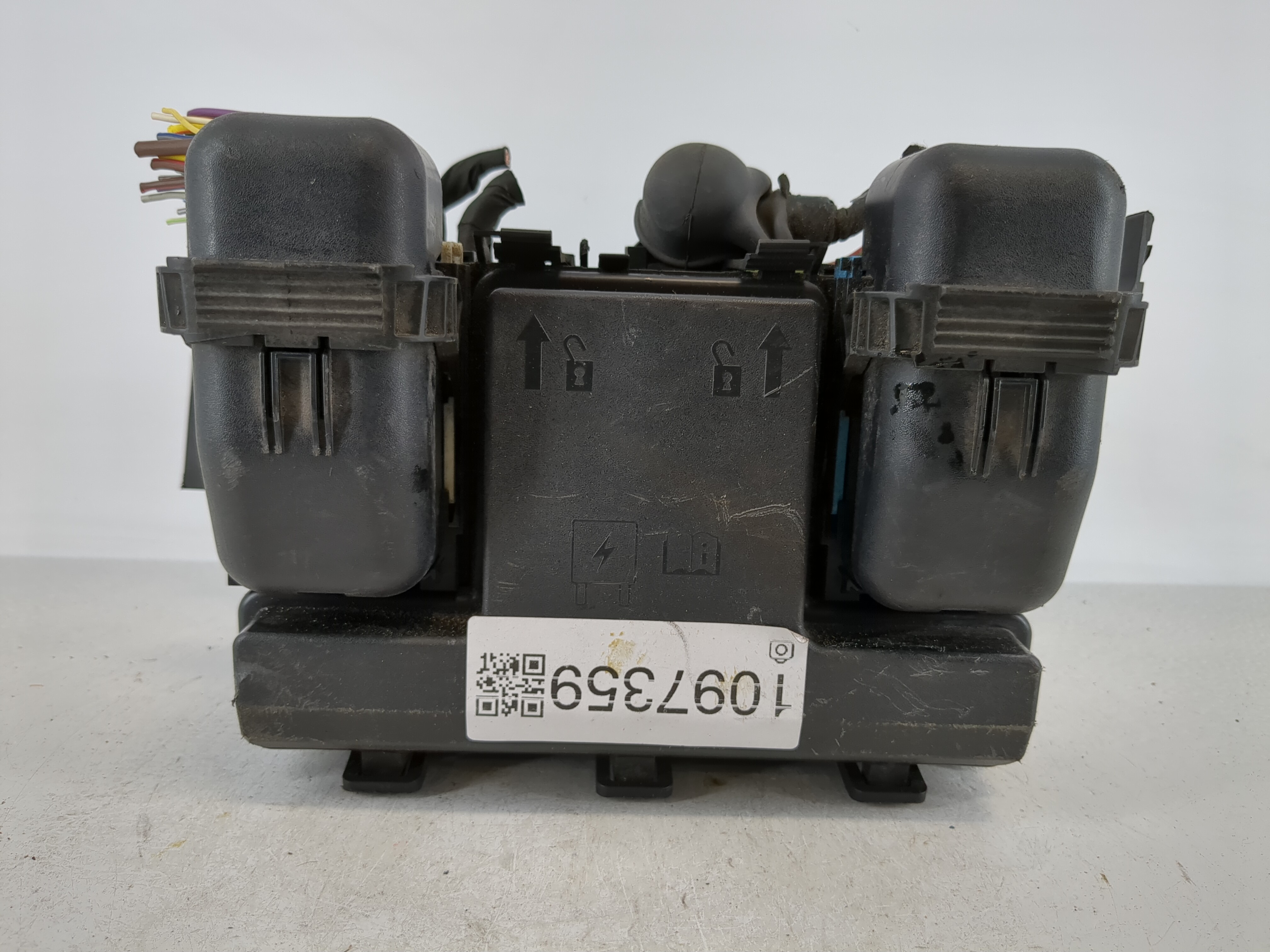 2013-2014 Ford Fusion Fusebox Fuse Box Relay Module Dg9t 14a075aa 1097359 - Oemusedautoparts1.com