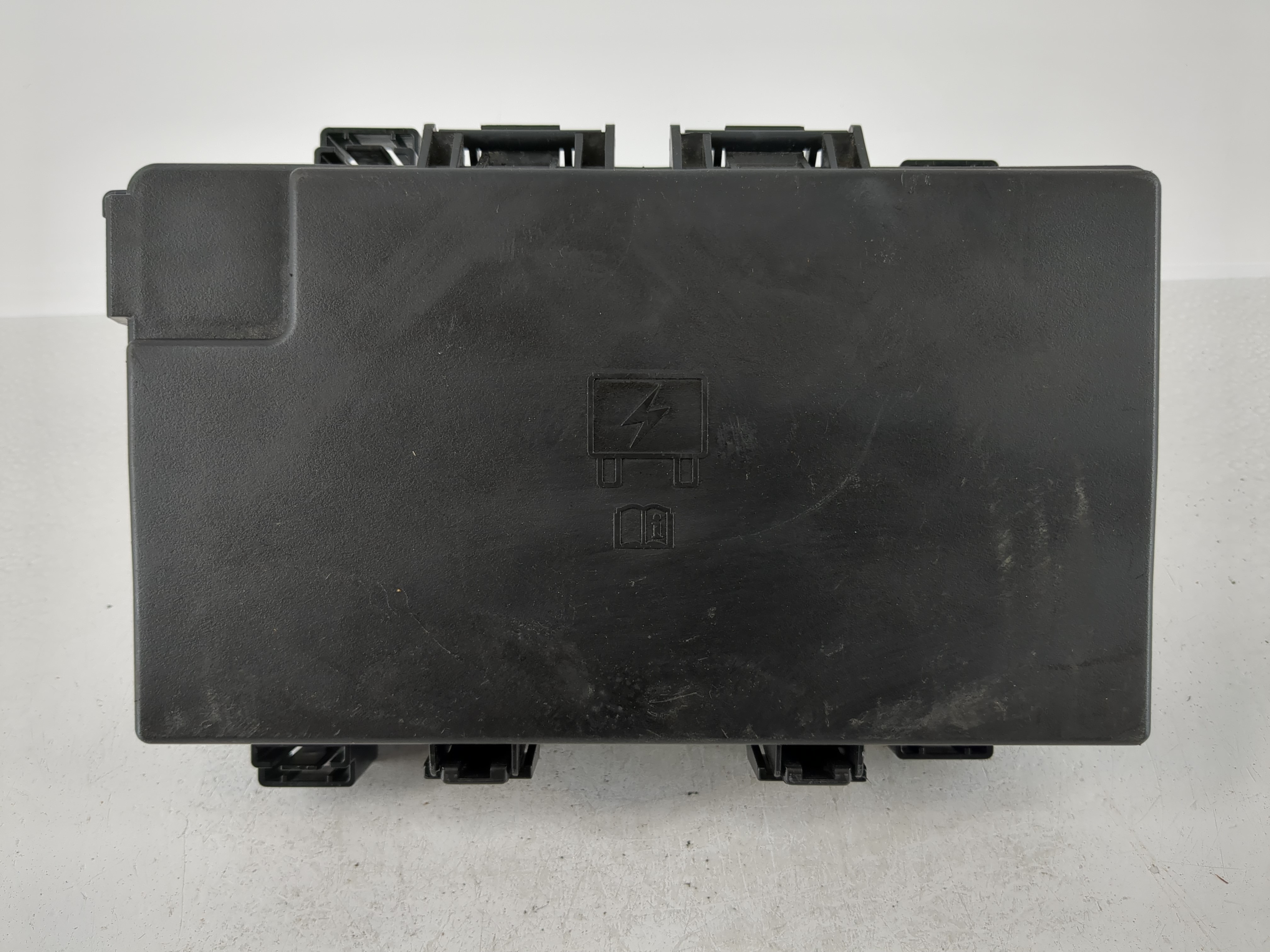 Picture of 2021 Jeep Grand Cherokee Fusebox Fuse Box Relay Module 1097361