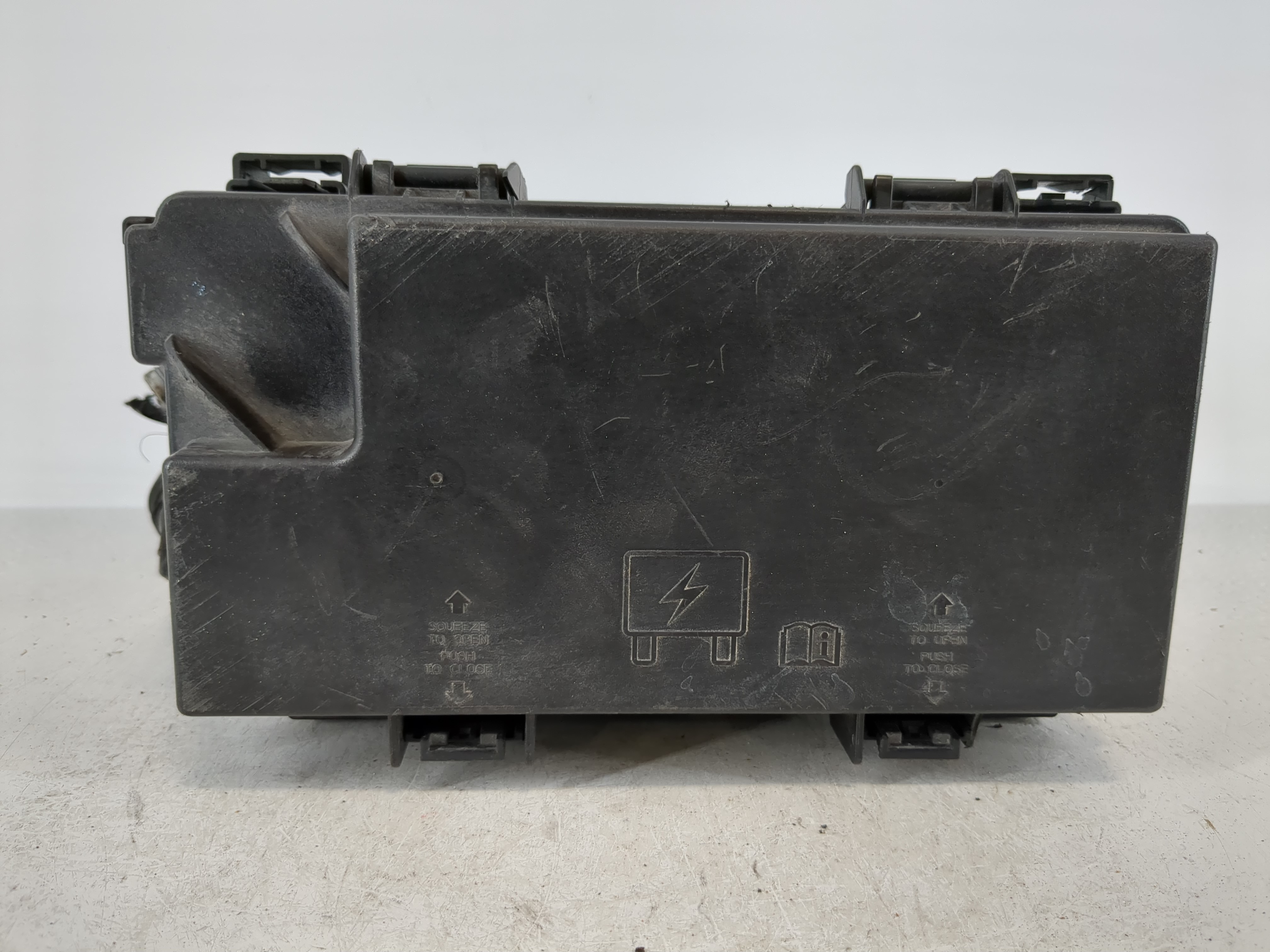 Dodge Caravan Fusebox Fuse Box Relay Module Tipm 68239606aa 1097365 - Oemusedautoparts1.com