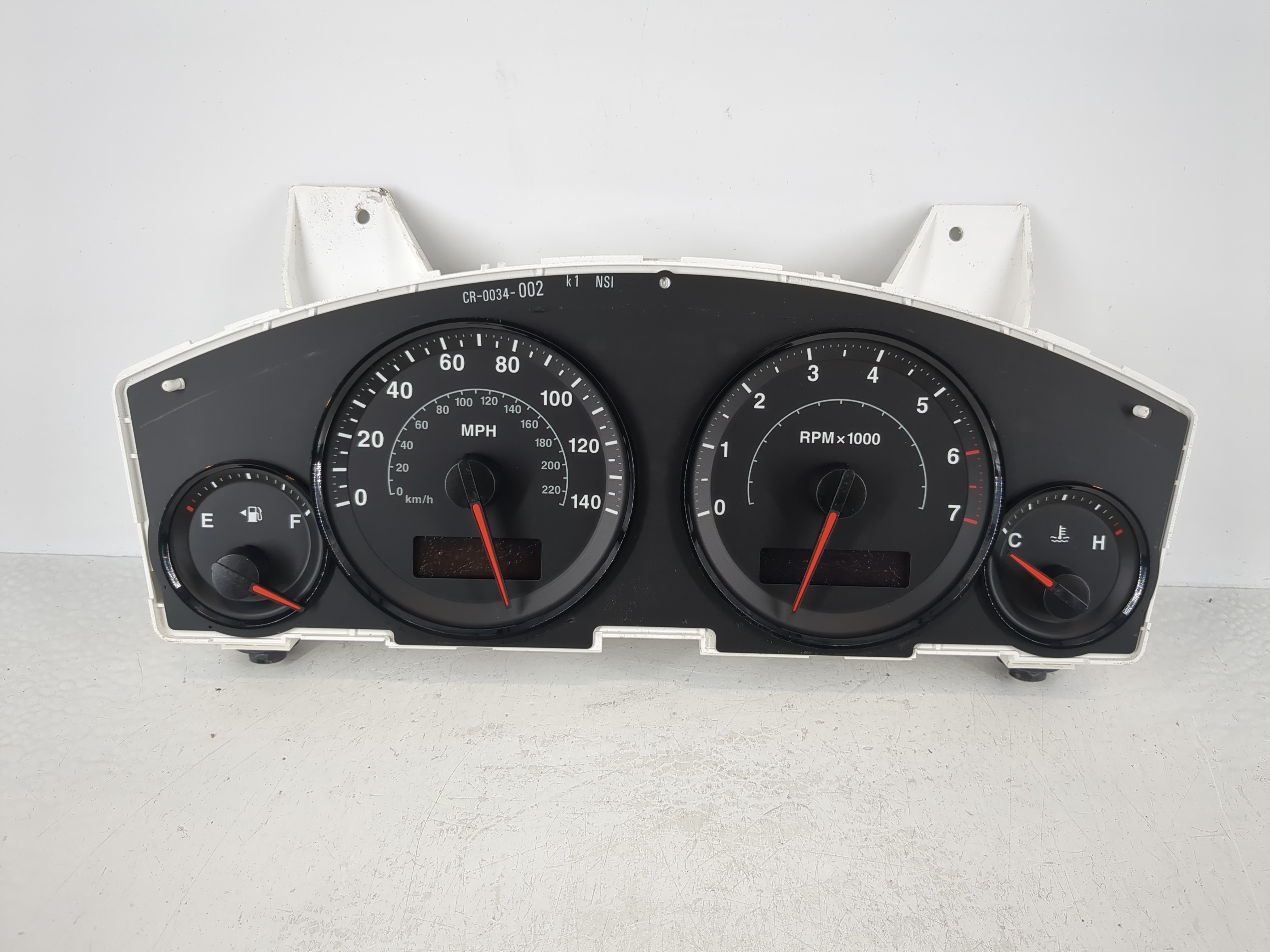 2006-2006 Jeep Grand Cherokee Speedometer Instrument Cluster Gauges 1097374 - Oemusedautoparts1.com