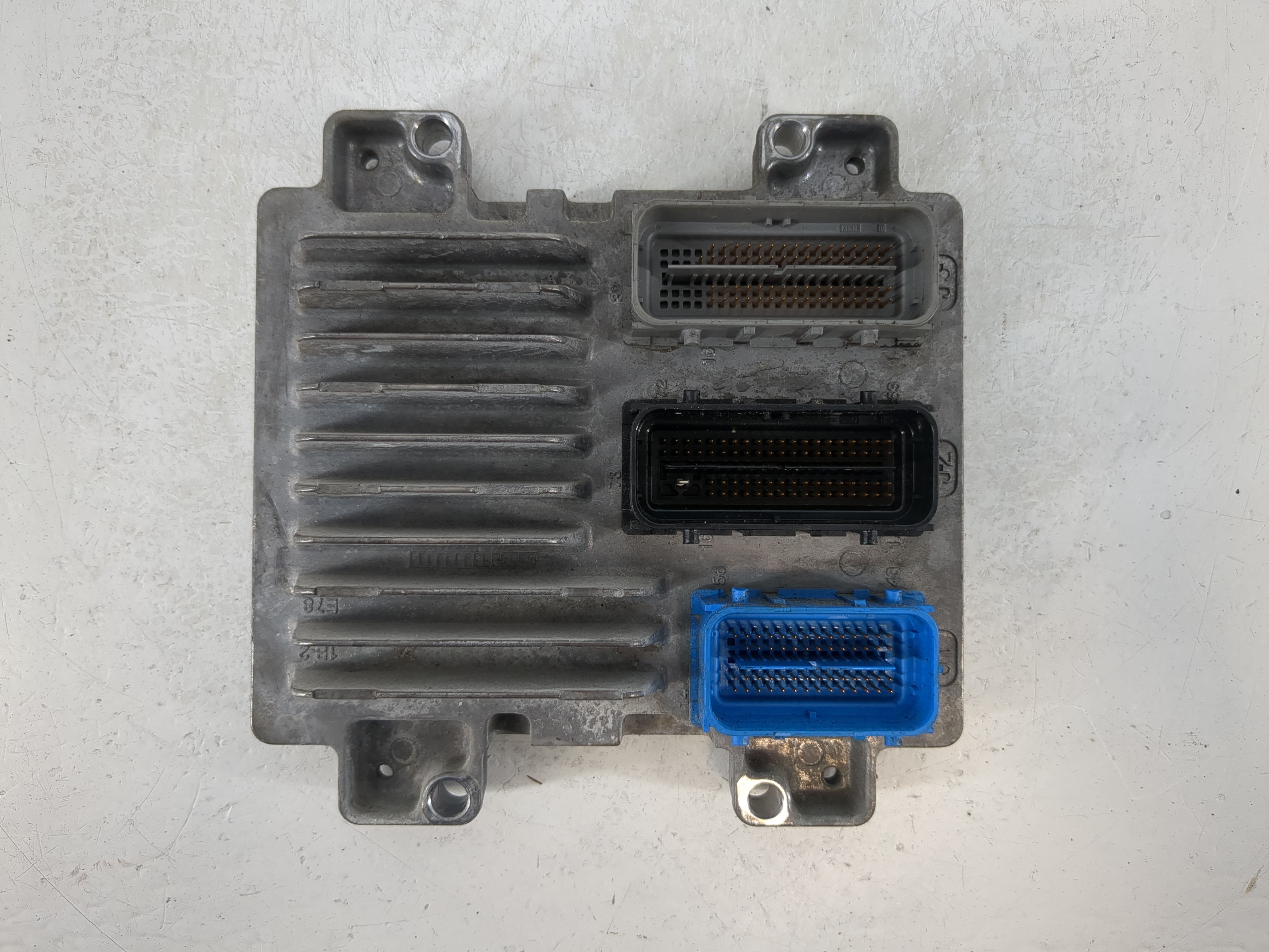 Picture of 2010-2013 Gmc Sierra 1500 Engine Control Computer Ecu Pcm Ecm Pcu Oem 1097376