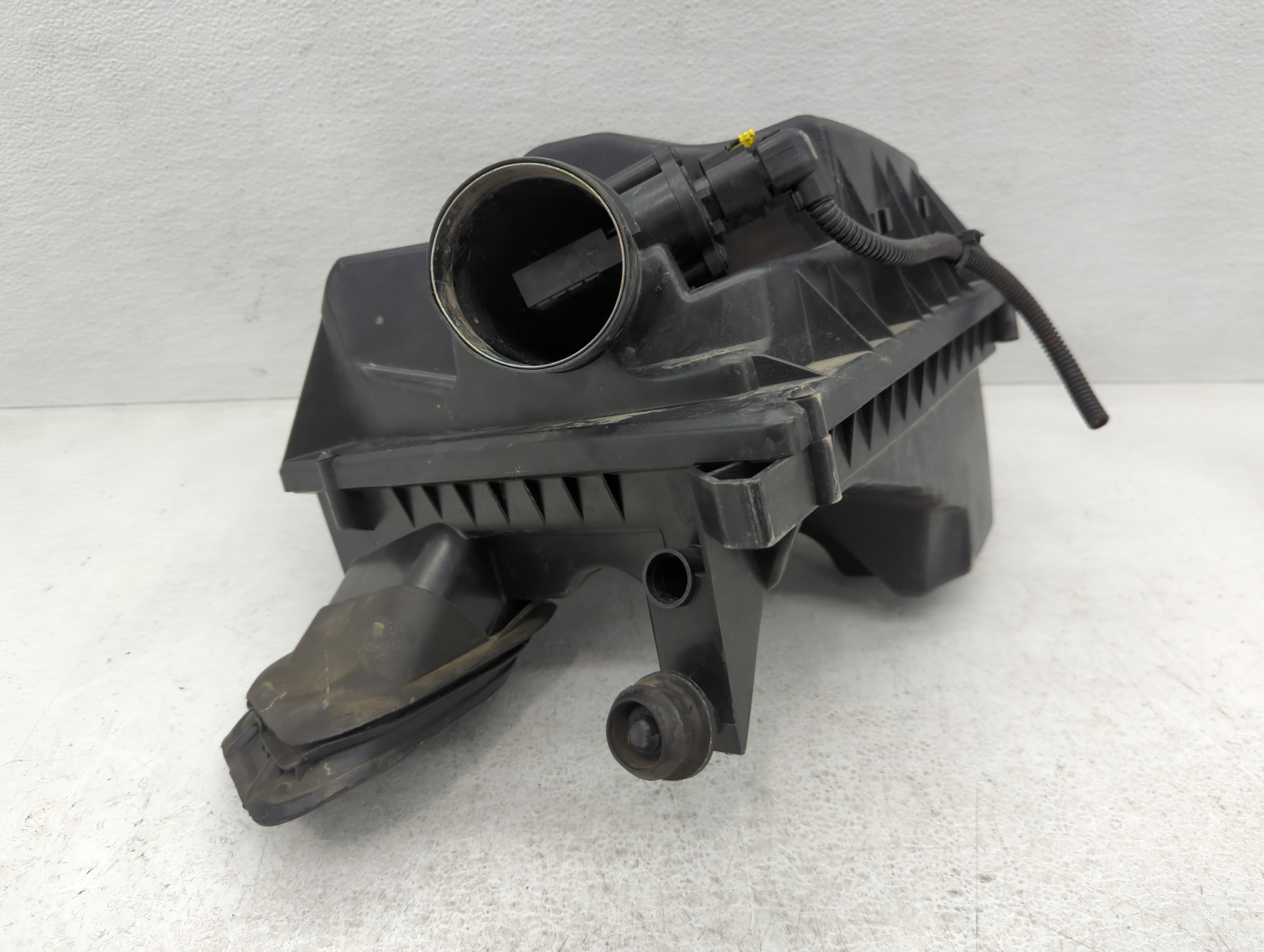 2011-2011 Chevrolet Cruze Air Cleaner Intake-duct Hose Tube 1097387 - Oemusedautoparts1.com