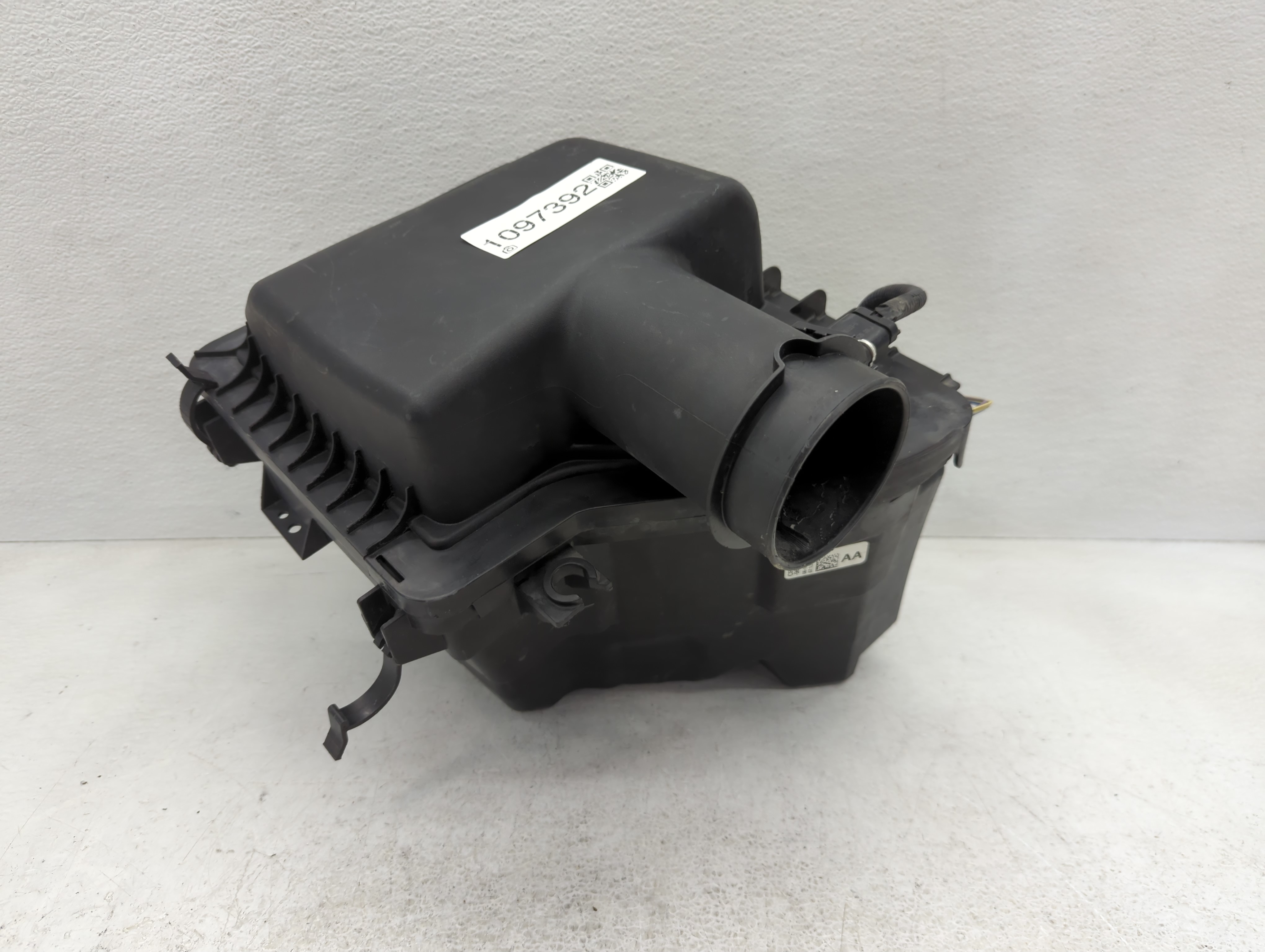 2011-2014 Ford Mustang Air Cleaner Intake-duct Hose Tube 1097392 - Oemusedautoparts1.com
