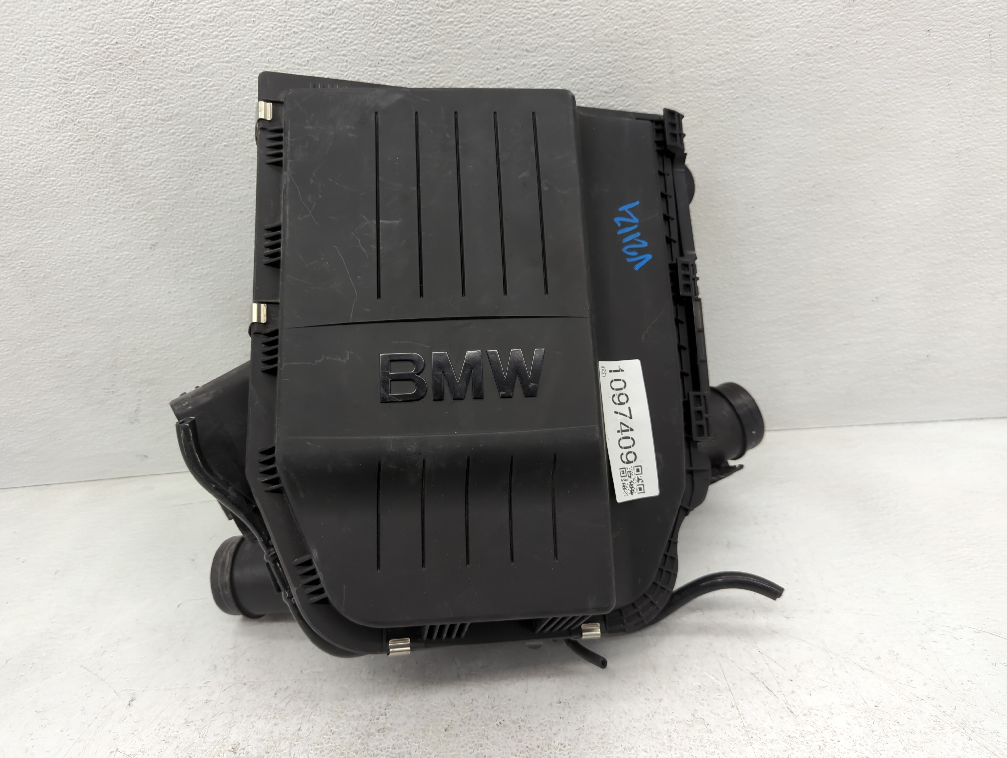 Picture of 2008-2010 Bmw 535i Air Cleaner Intake-duct Hose Tube 1097409