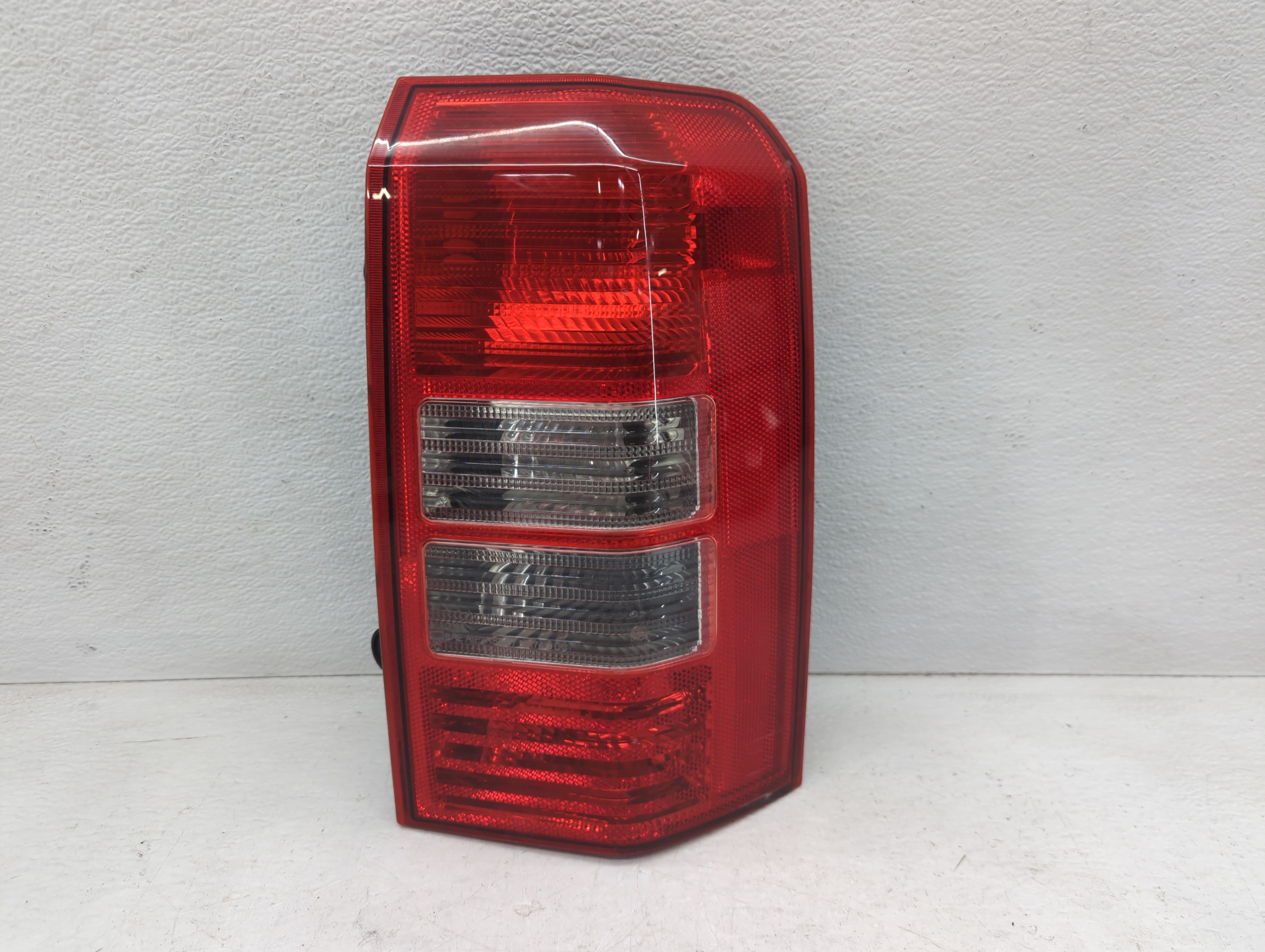 Picture of 2008-2017 Jeep Patriot Passenger Right Side Tail Light Taillight Oem 1097454
