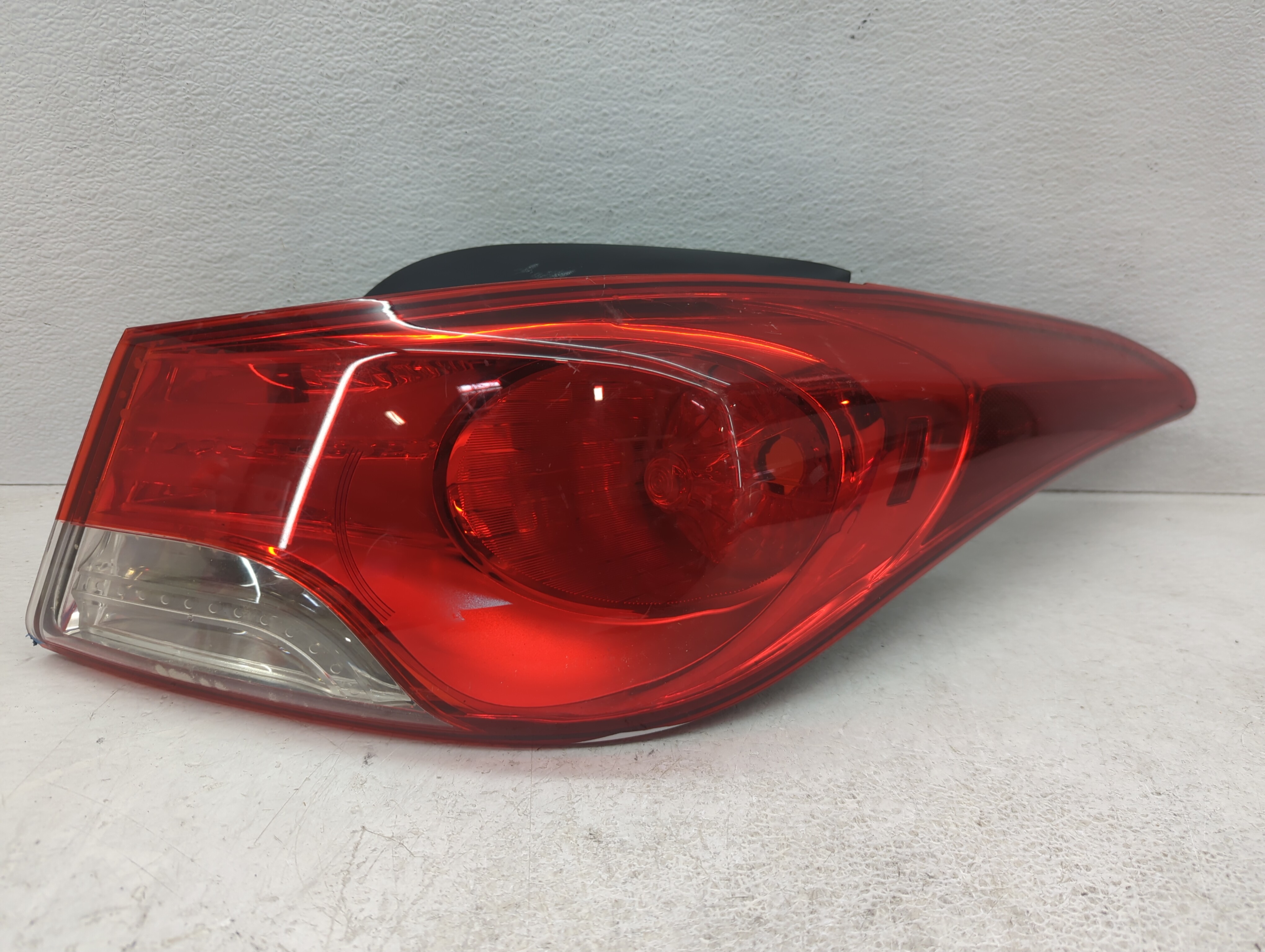 2011-2013 Hyundai Elantra Passenger Right Side Tail Light Taillight Oem 1097457 - Oemusedautoparts1.com