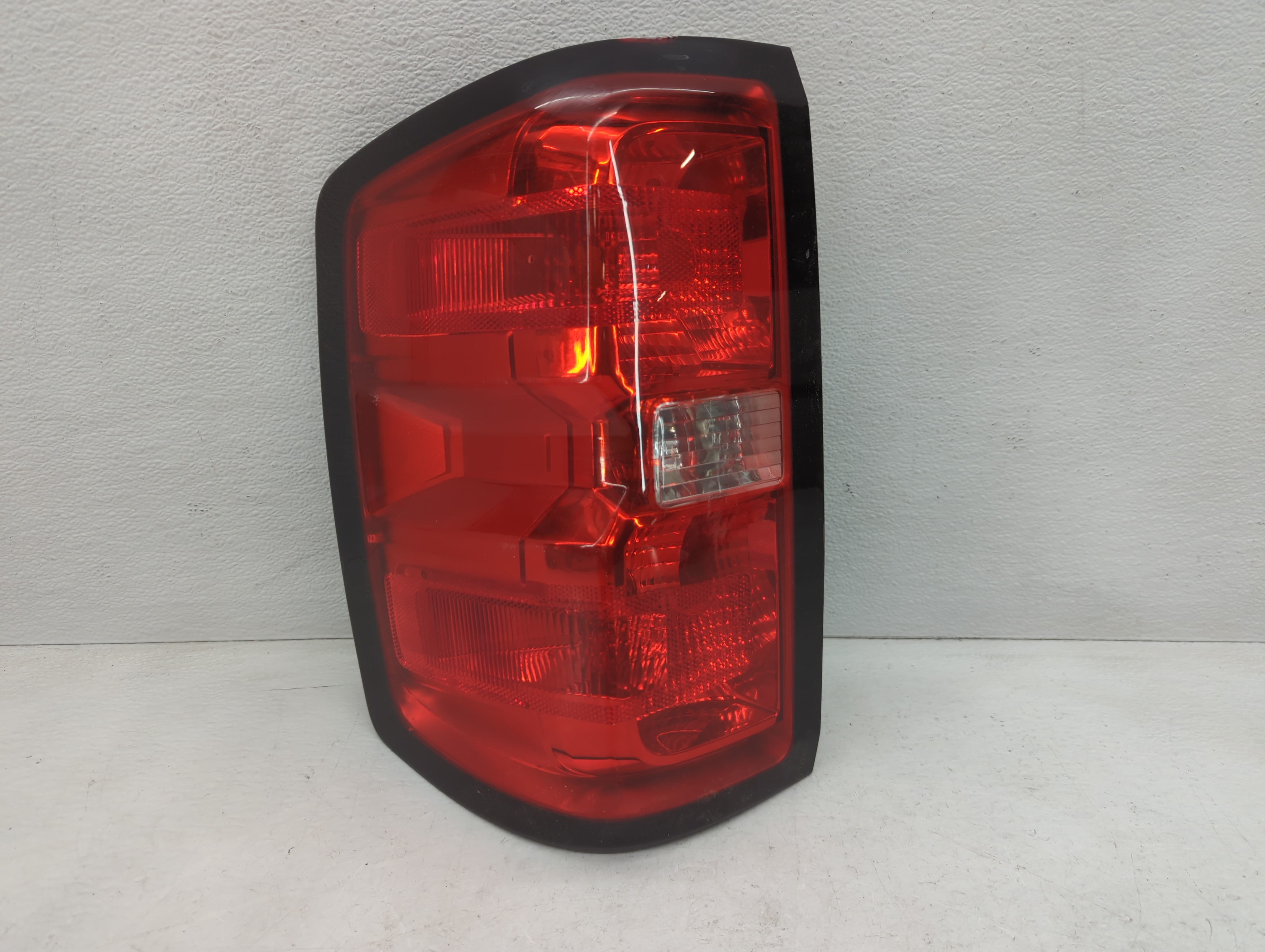 2016 Chevrolet Silverado 1500 Driver Left Side Tail Light Taillight Oem 1097478 - Oemusedautoparts1.com
