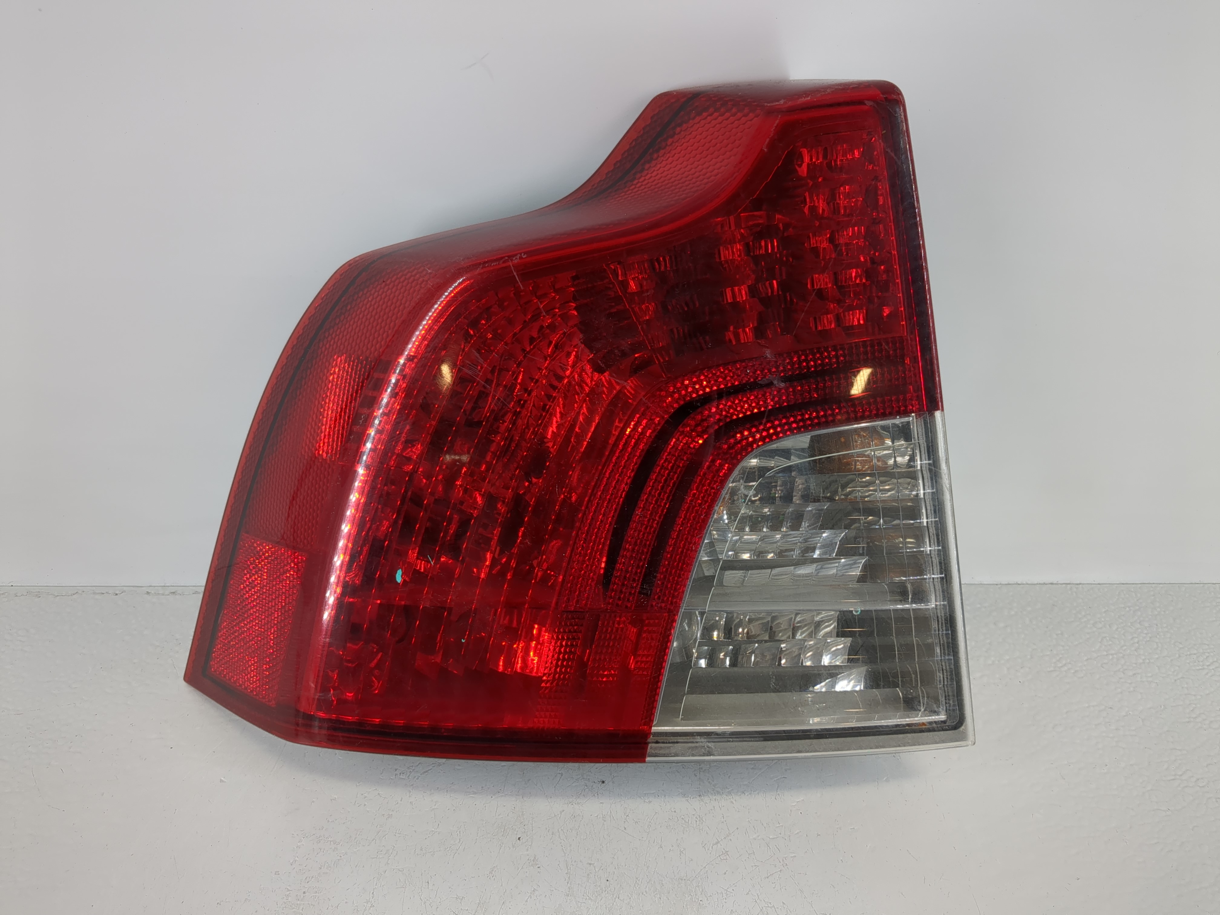 Volvo V40 Driver Left Side Tail Light Taillight Oem 1097482 - Oemusedautoparts1.com
