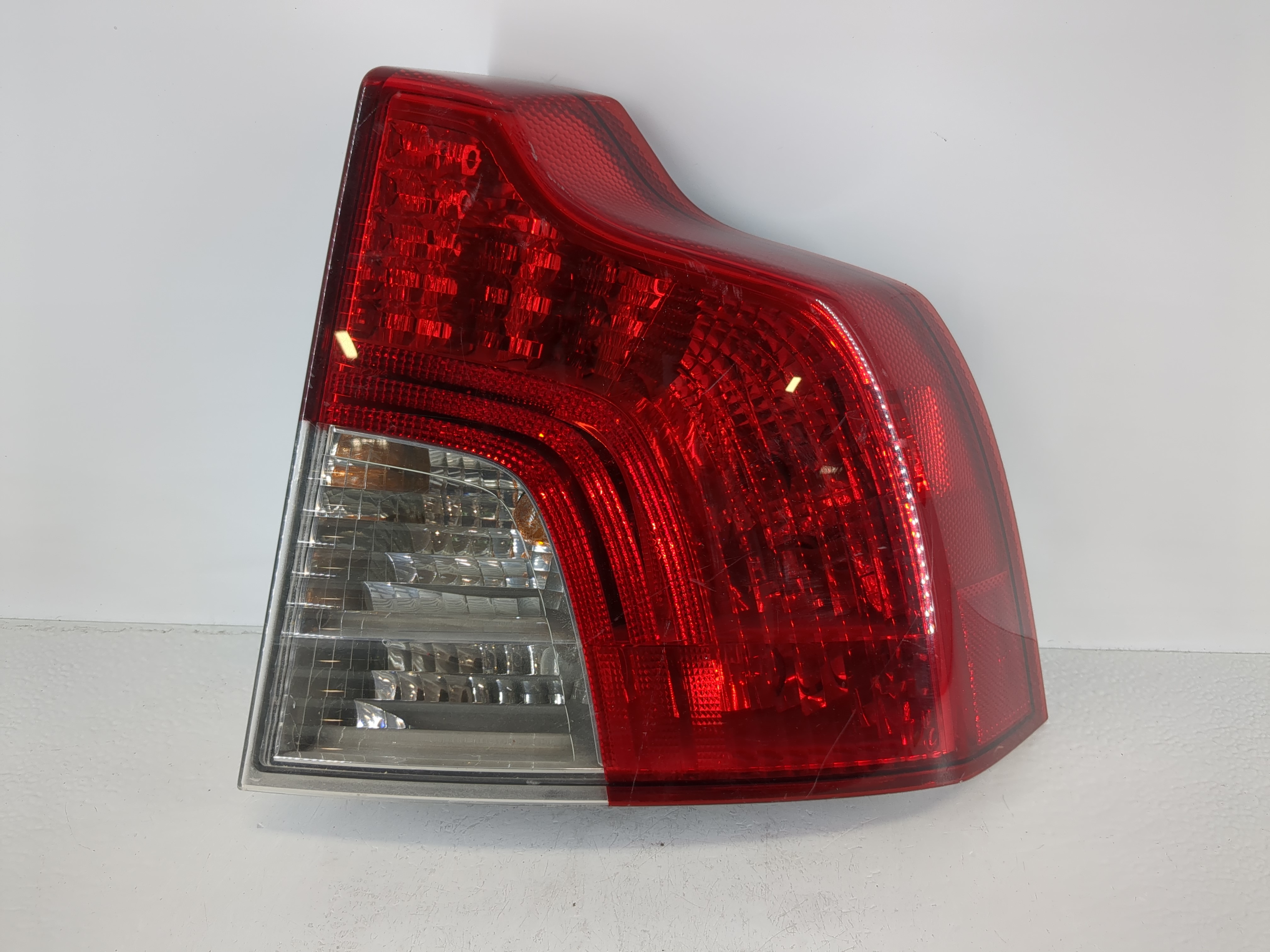 Volvo V40 Driver Left Side Tail Light Taillight Oem 1097486 - Oemusedautoparts1.com