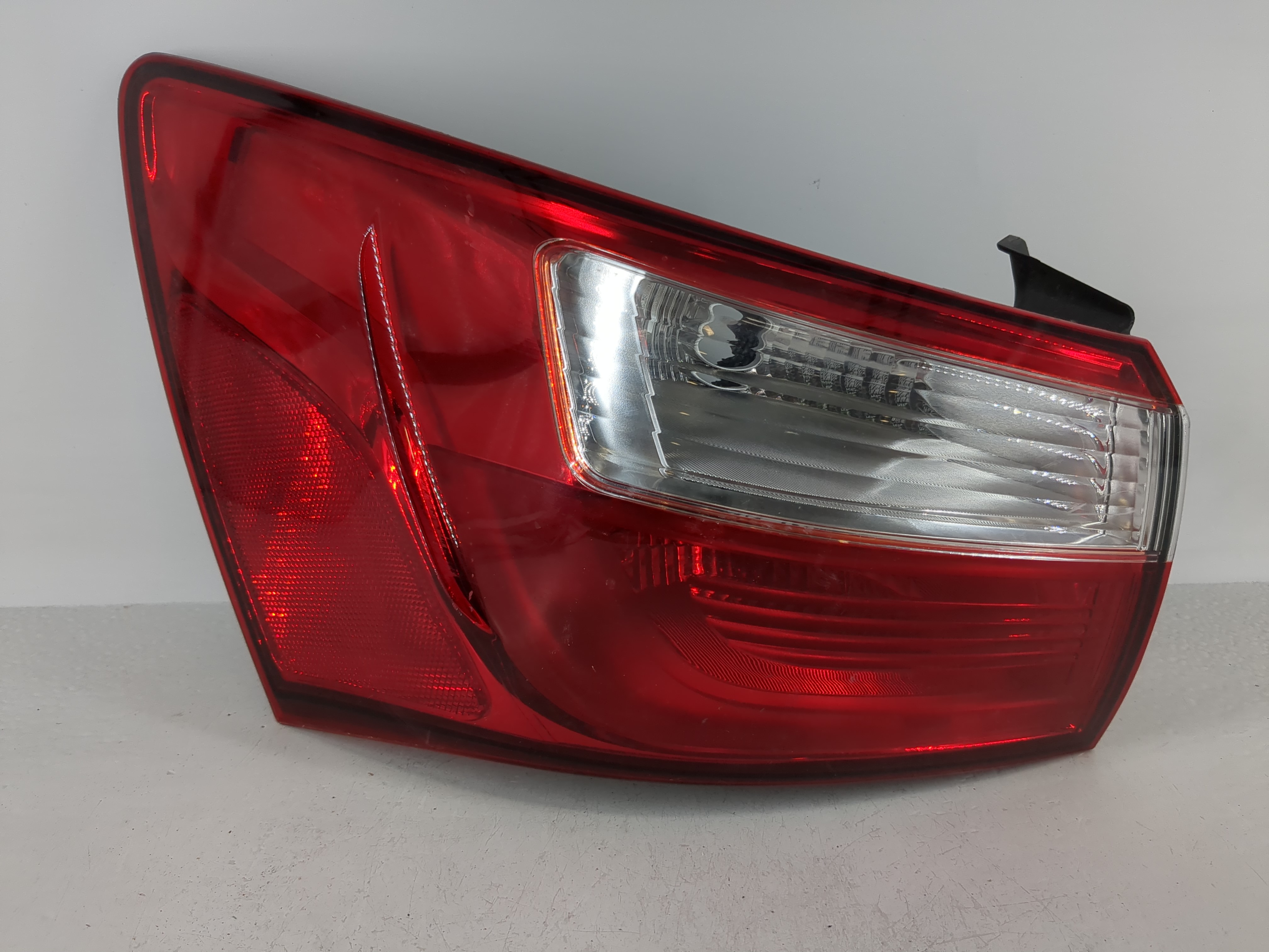 2012-2017 Kia Rio Driver Left Side Tail Light Taillight Oem 1097502 - Oemusedautoparts1.com