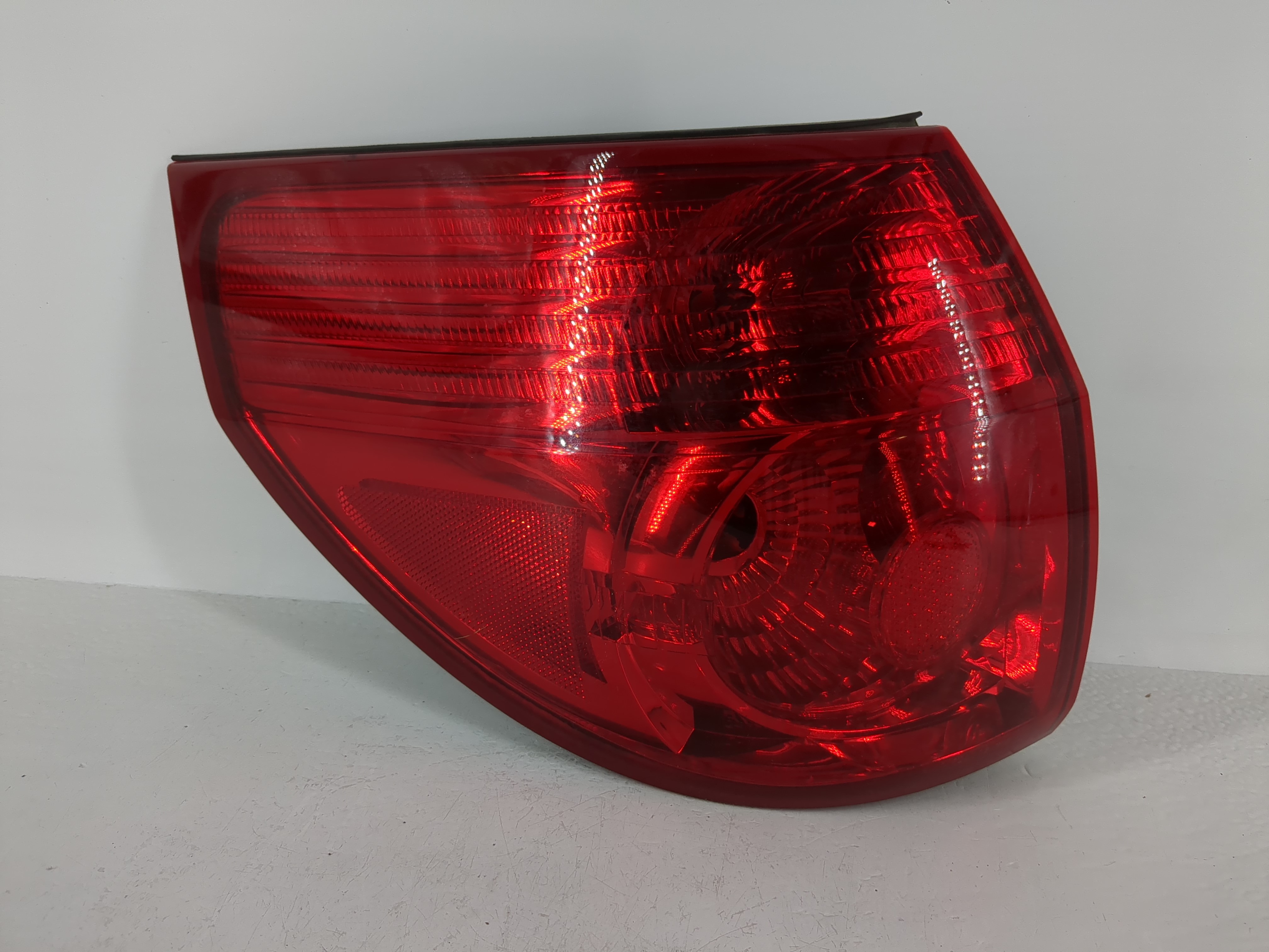 2006-2010 Toyota Sienna Driver Left Side Tail Light Taillight Oem 1097512 - Oemusedautoparts1.com