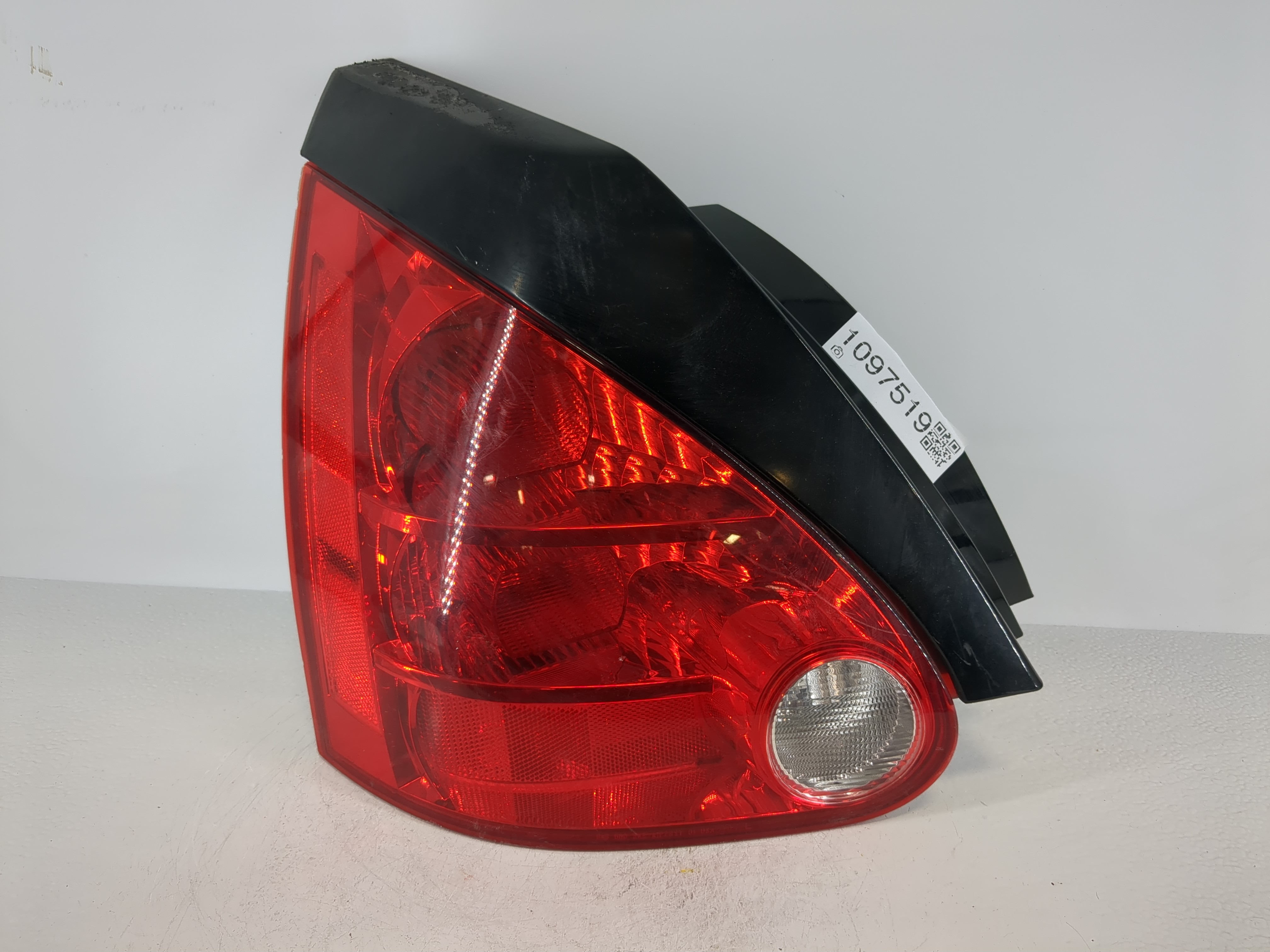 2004-2008 Nissan Maxima Driver Left Side Tail Light Taillight Oem 1097519 - Oemusedautoparts1.com