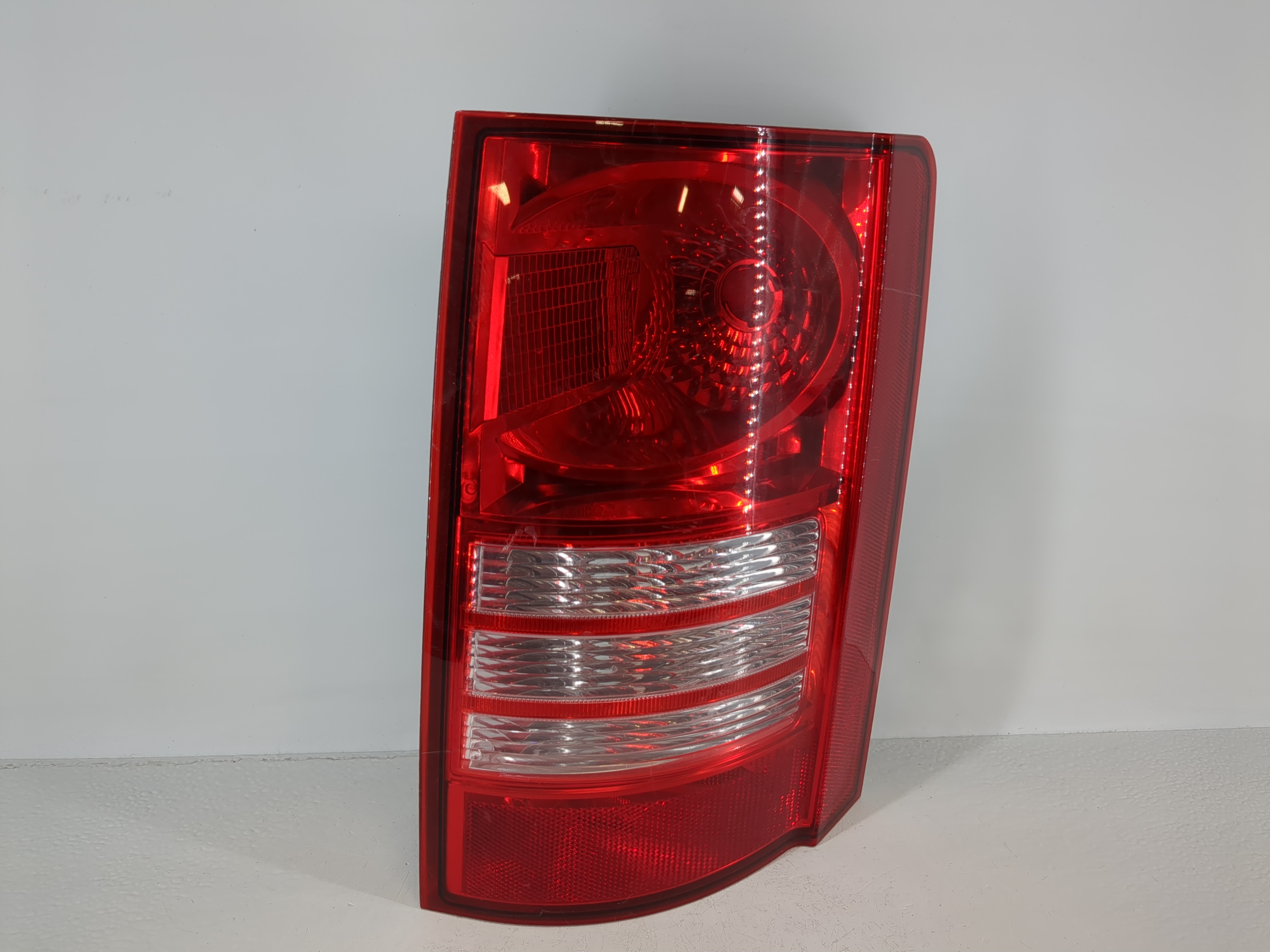 2008 Chrysler Town & Country Passenger Right Side Tail Light Taillight Oem 1097526 - Oemusedautoparts1.com