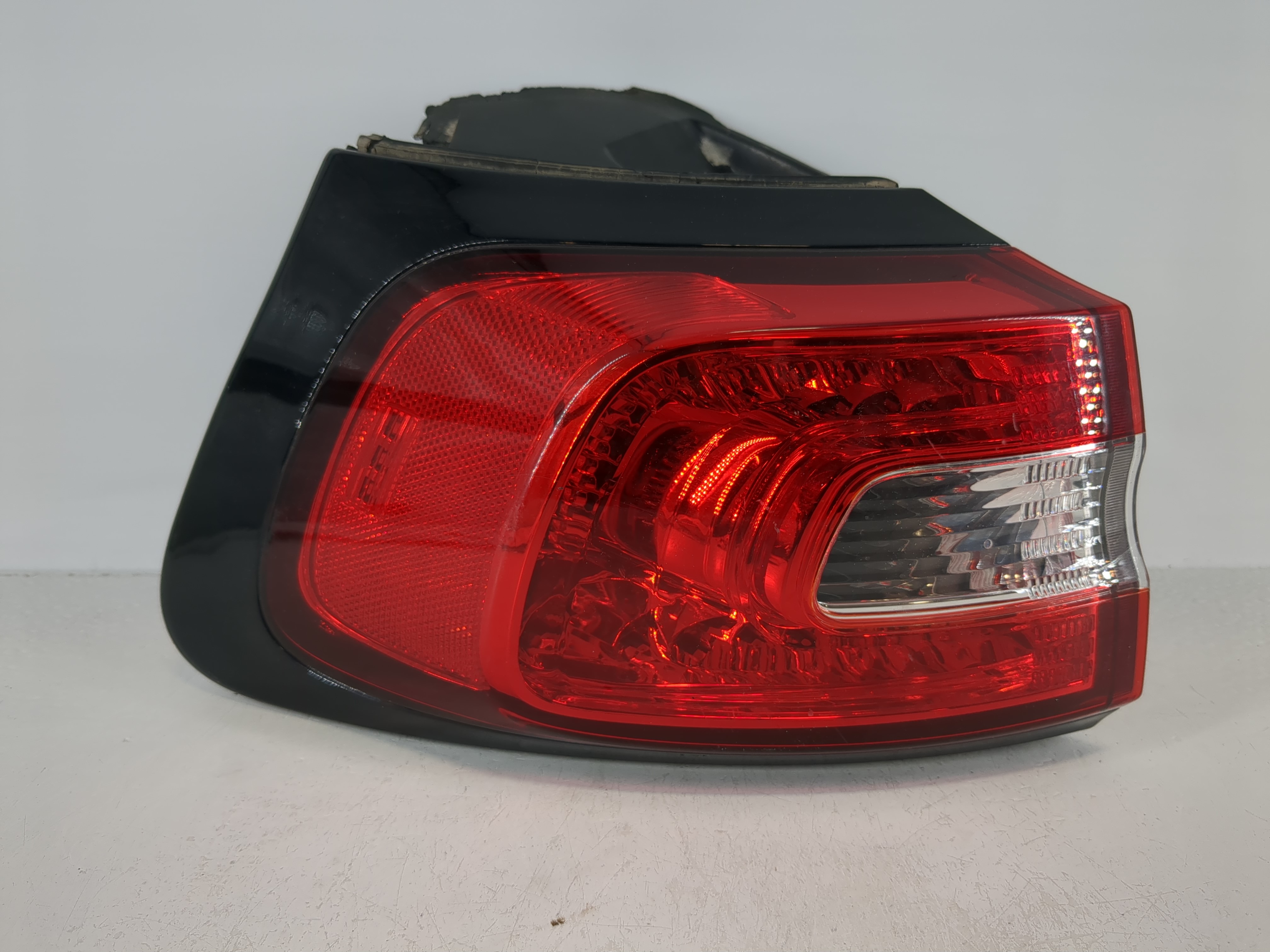 2014-2018 Jeep Cherokee Driver Left Side Tail Light Taillight Oem 1097532 - Oemusedautoparts1.com