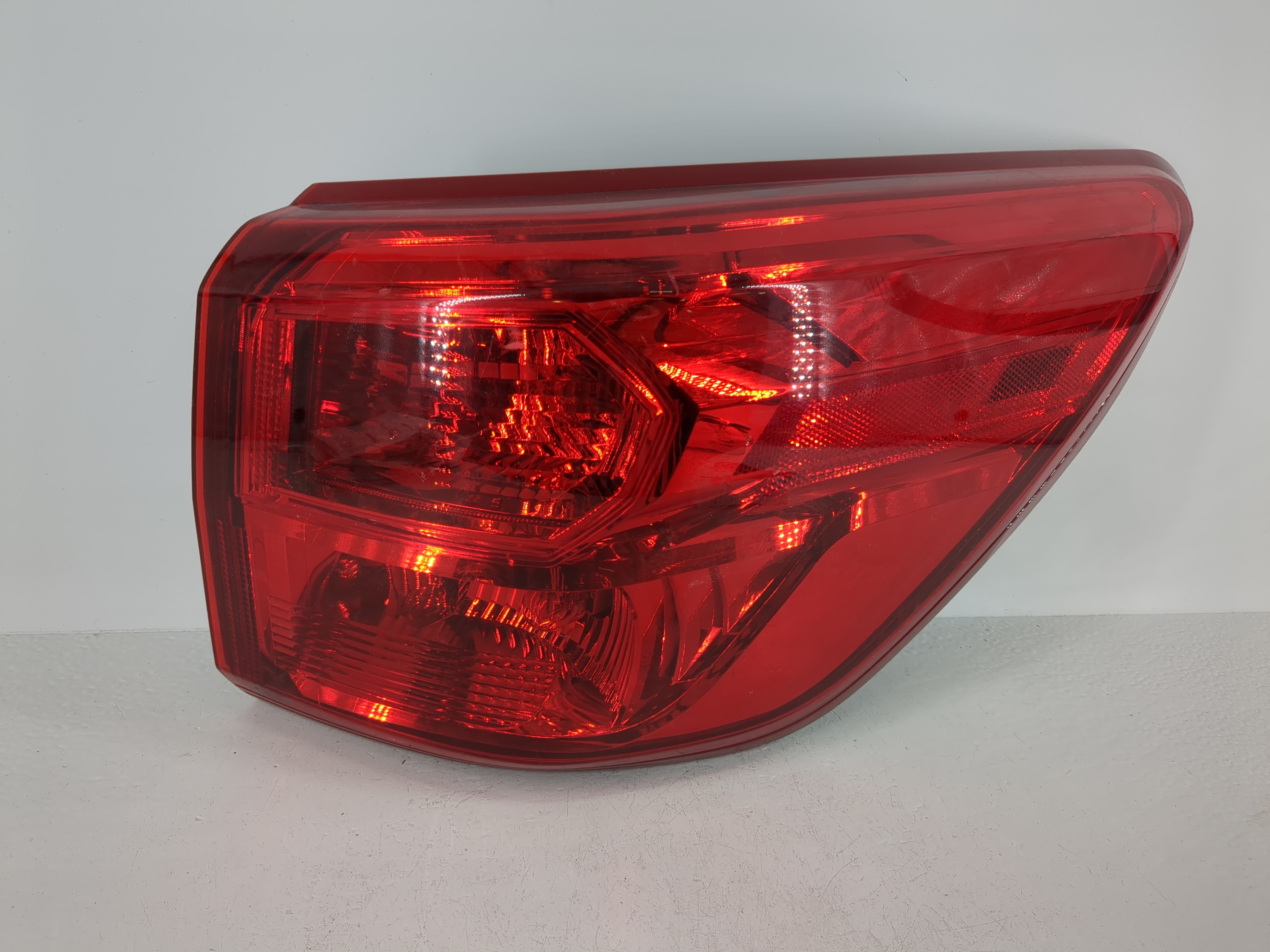 2017-2020 Nissan Pathfinder Driver Left Side Tail Light Taillight Oem 1097541 - Oemusedautoparts1.com