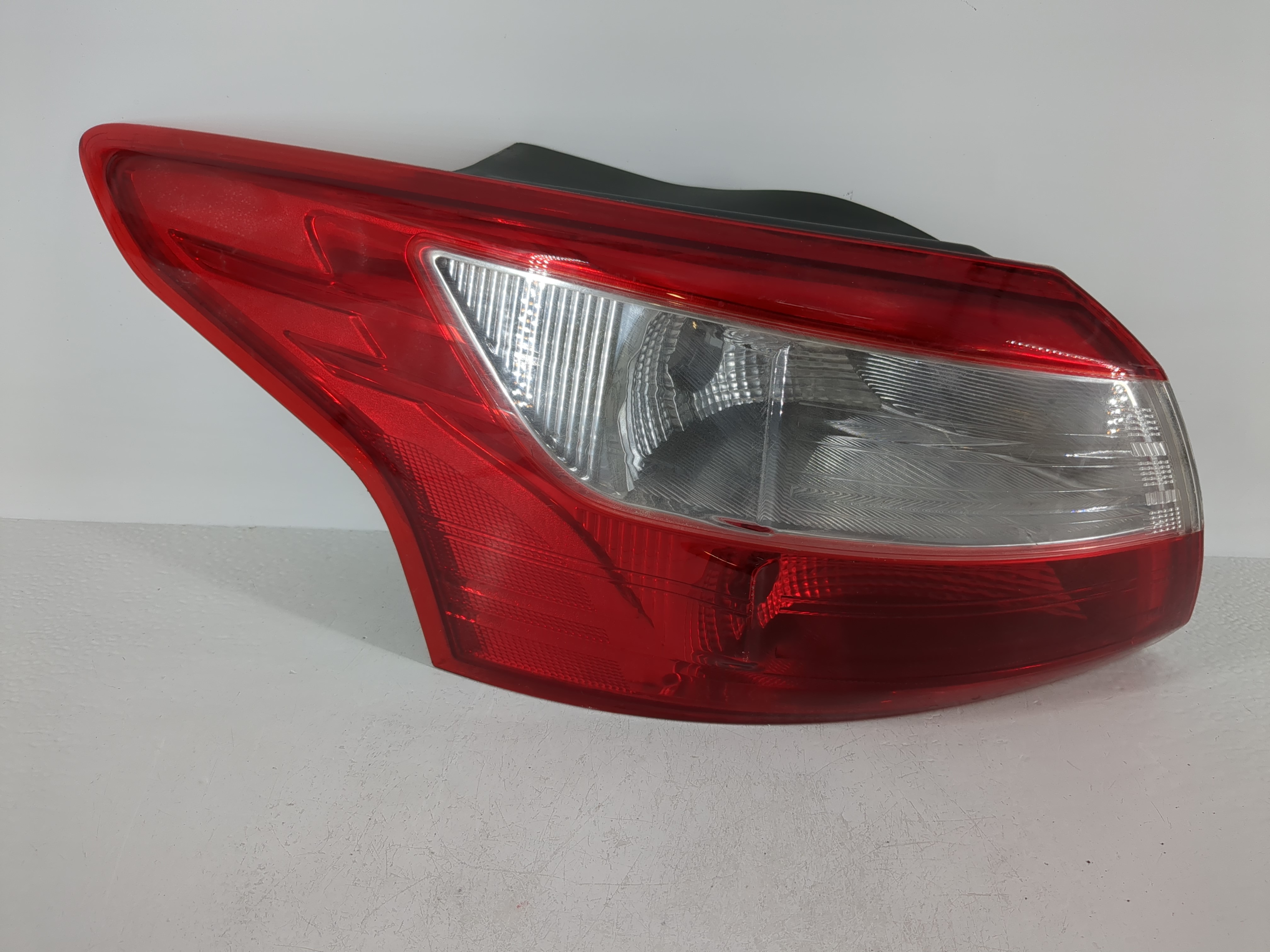 2012-2014 Ford Focus Driver Left Side Tail Light Taillight Oem 1097554 - Oemusedautoparts1.com