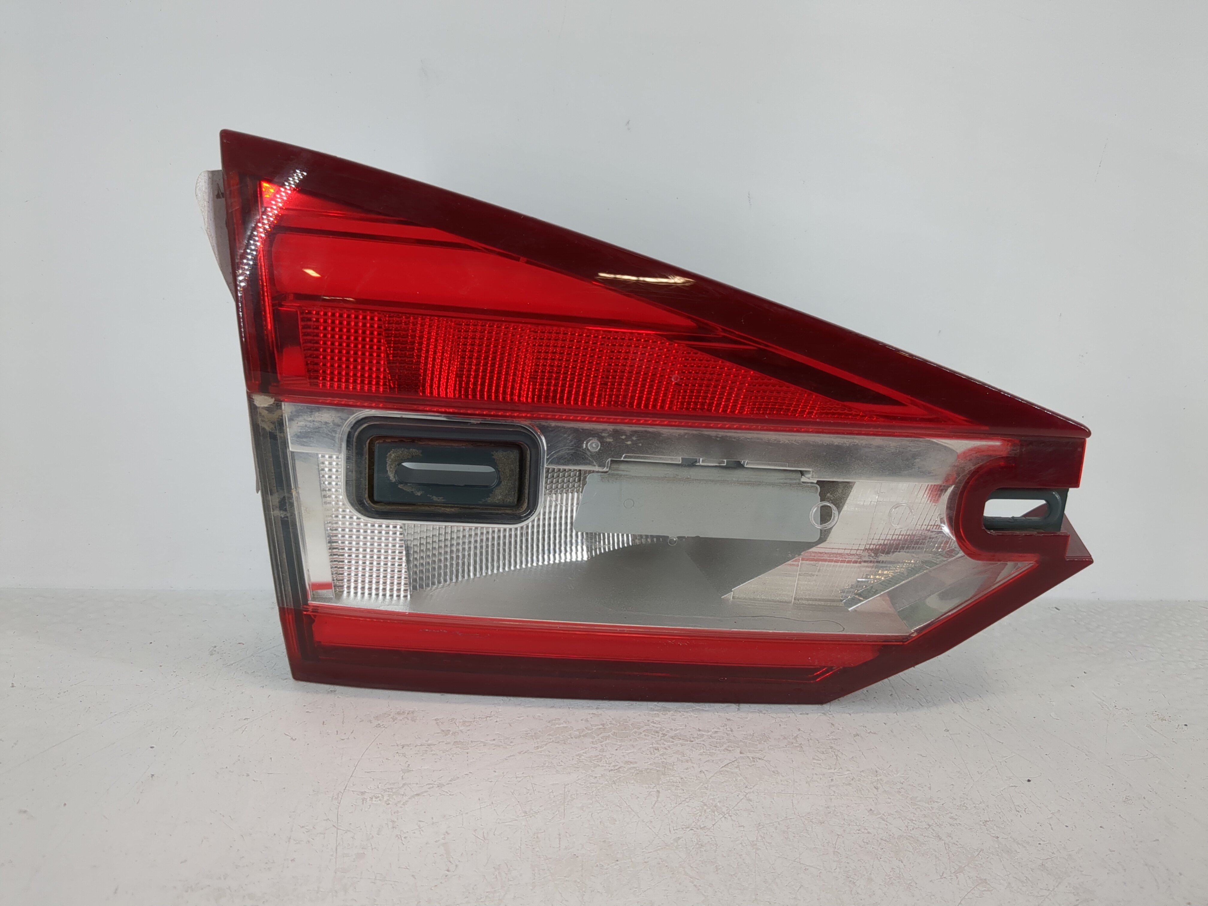 2017-2018 Ford Fusion Driver Left Side Tail Light Taillight Oem 1097557 - Oemusedautoparts1.com