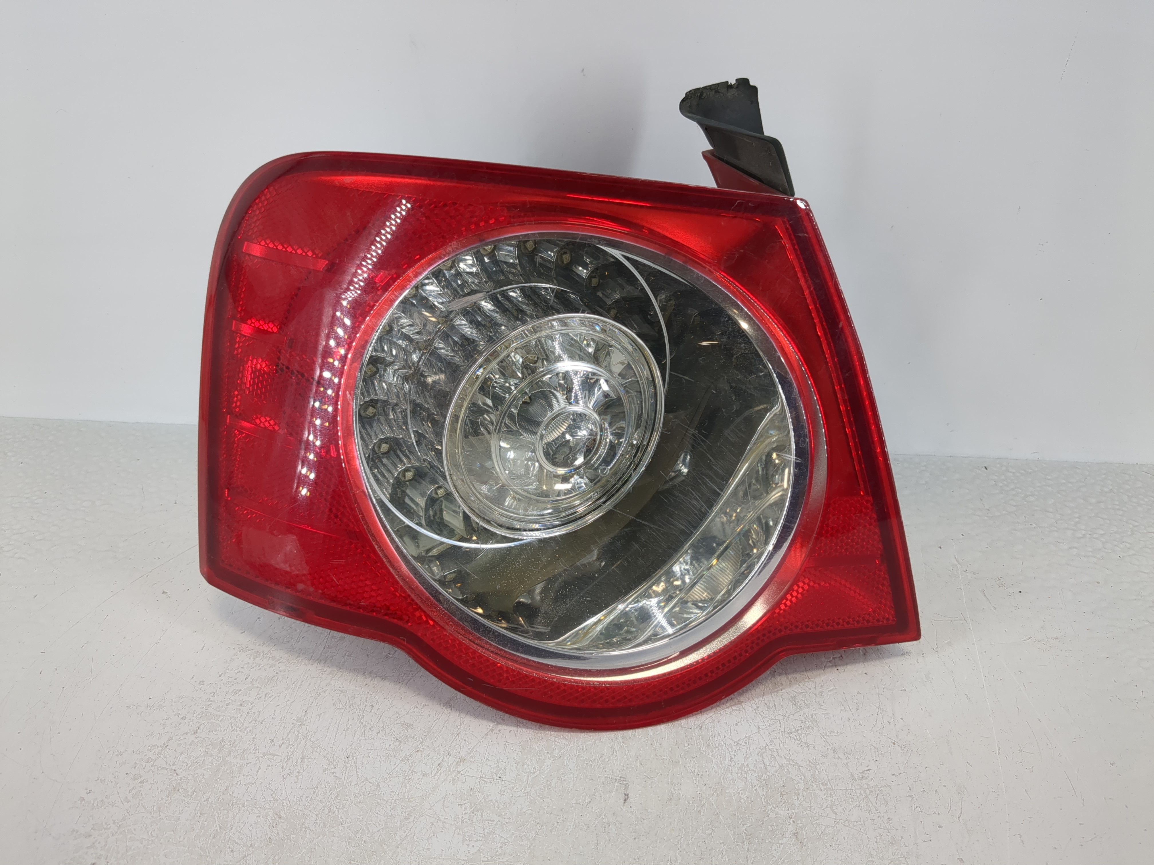 Picture of 2008-2010 Volkswagen Passat Driver Left Side Tail Light Taillight Oem 1097558