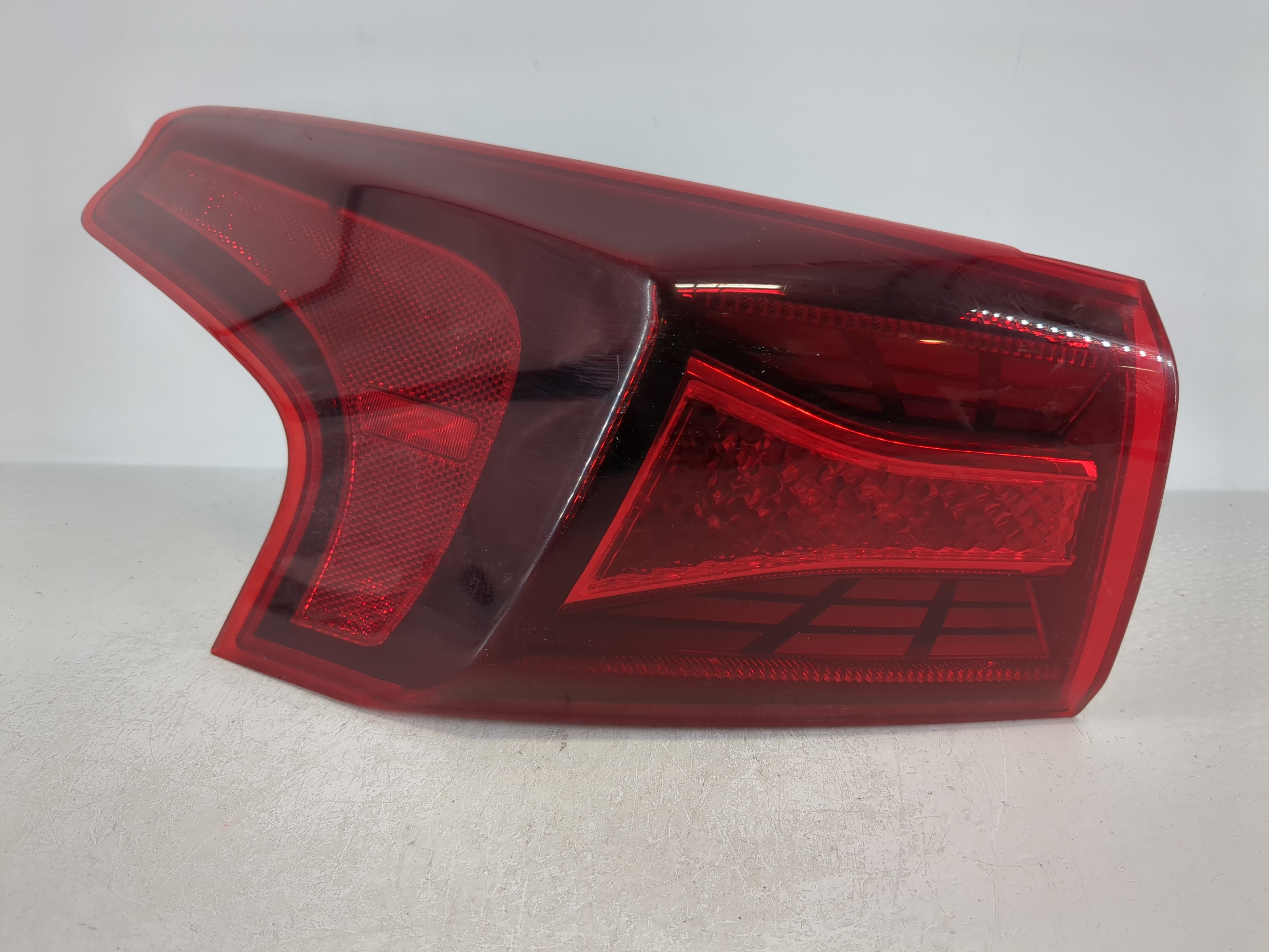 Picture of 2019-2020 Hyundai Santa Fe Passenger Right Side Tail Light Taillight Oem 1097566