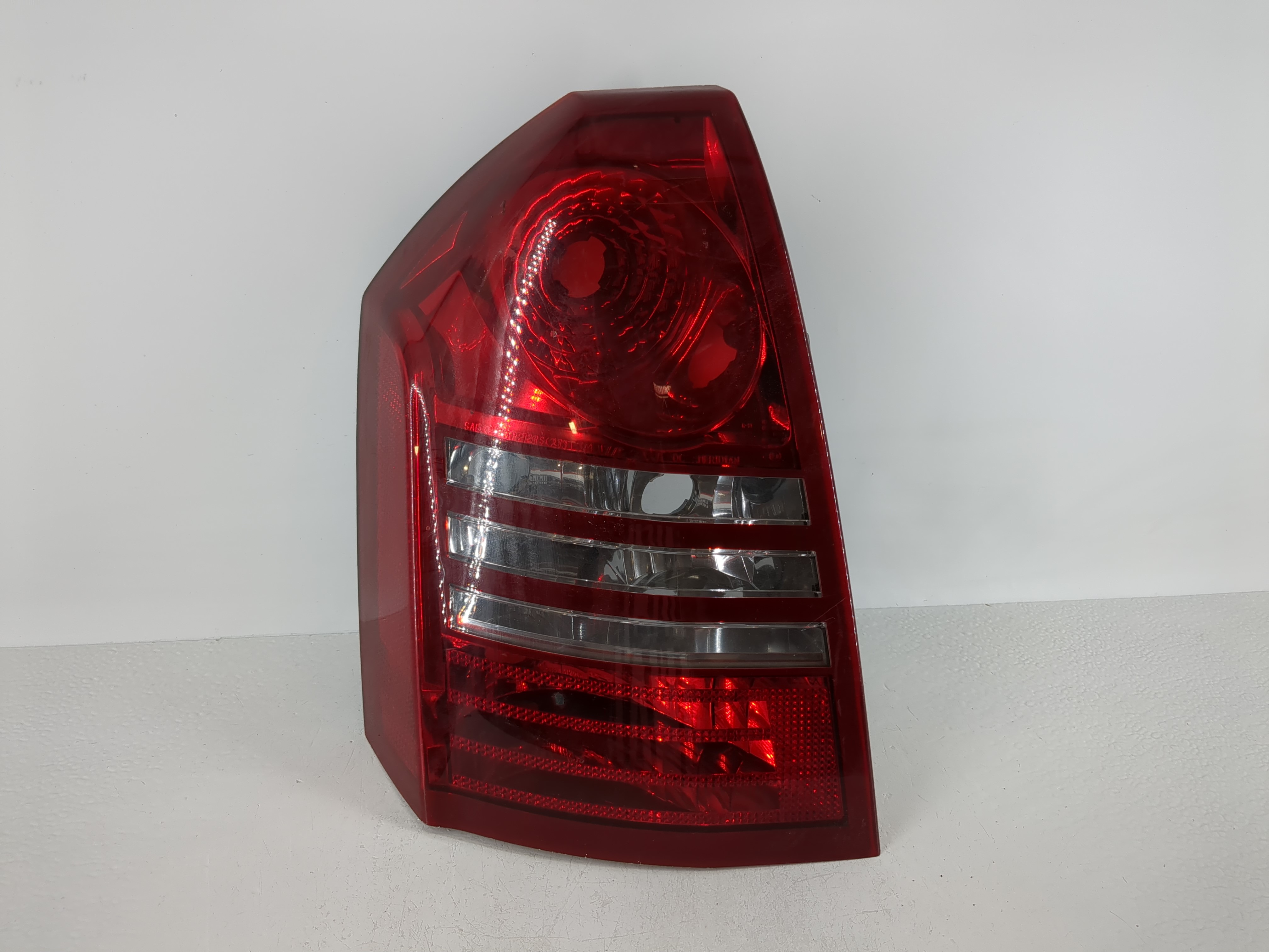 2005-2007 Chrysler 300 Driver Left Side Tail Light Taillight Oem 1097567 - Oemusedautoparts1.com