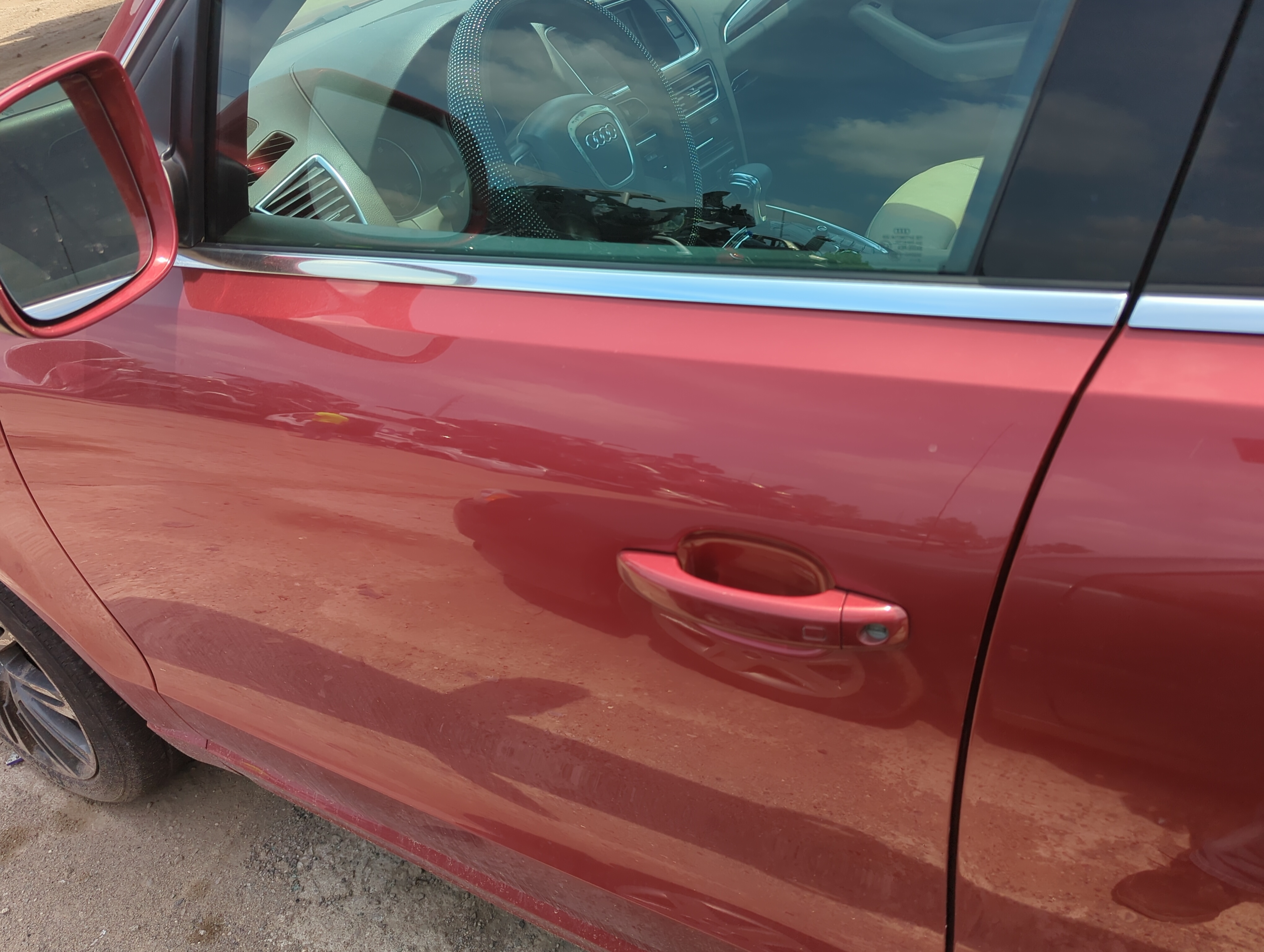 2009-2012 Audi Q5 Driver Front Door Oem 1097649 - Oemusedautoparts1.com