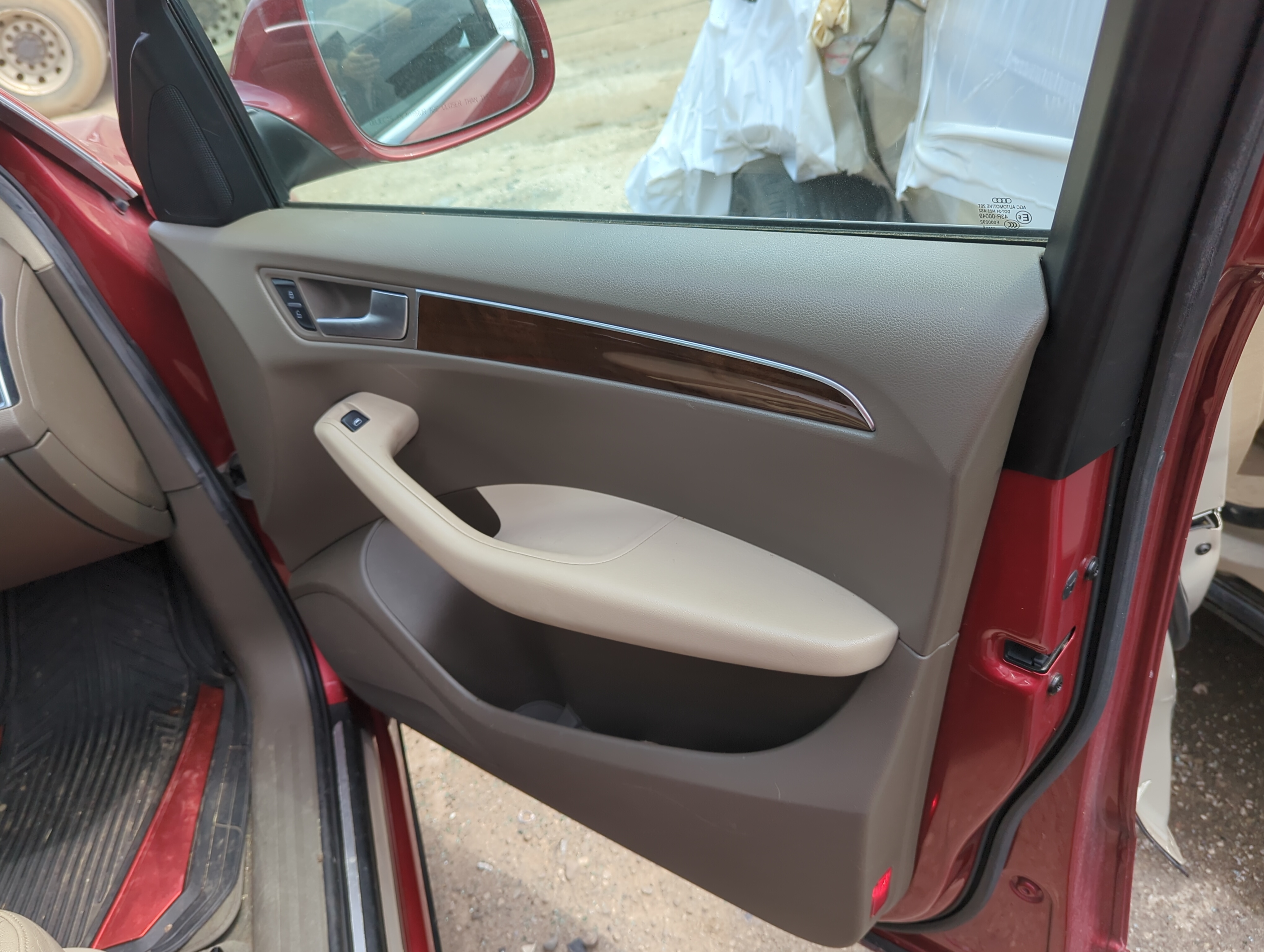 2010 Audi Q5 Front Right Passenger Interior Door Panel Trim 1097730 - Oemusedautoparts1.com
