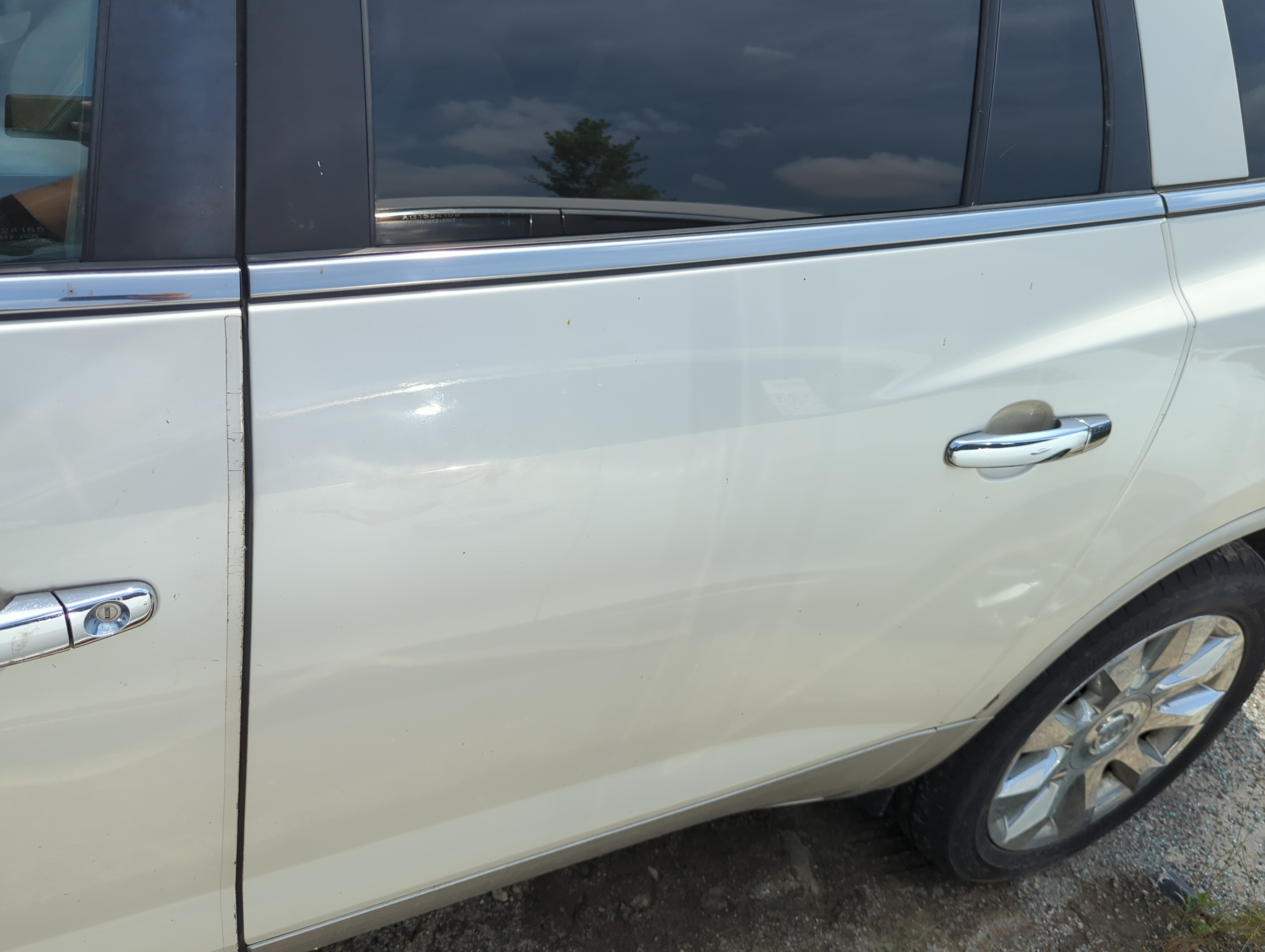 Picture of 2008-2017 Buick Enclave Driver Rear Door Oem 1098022