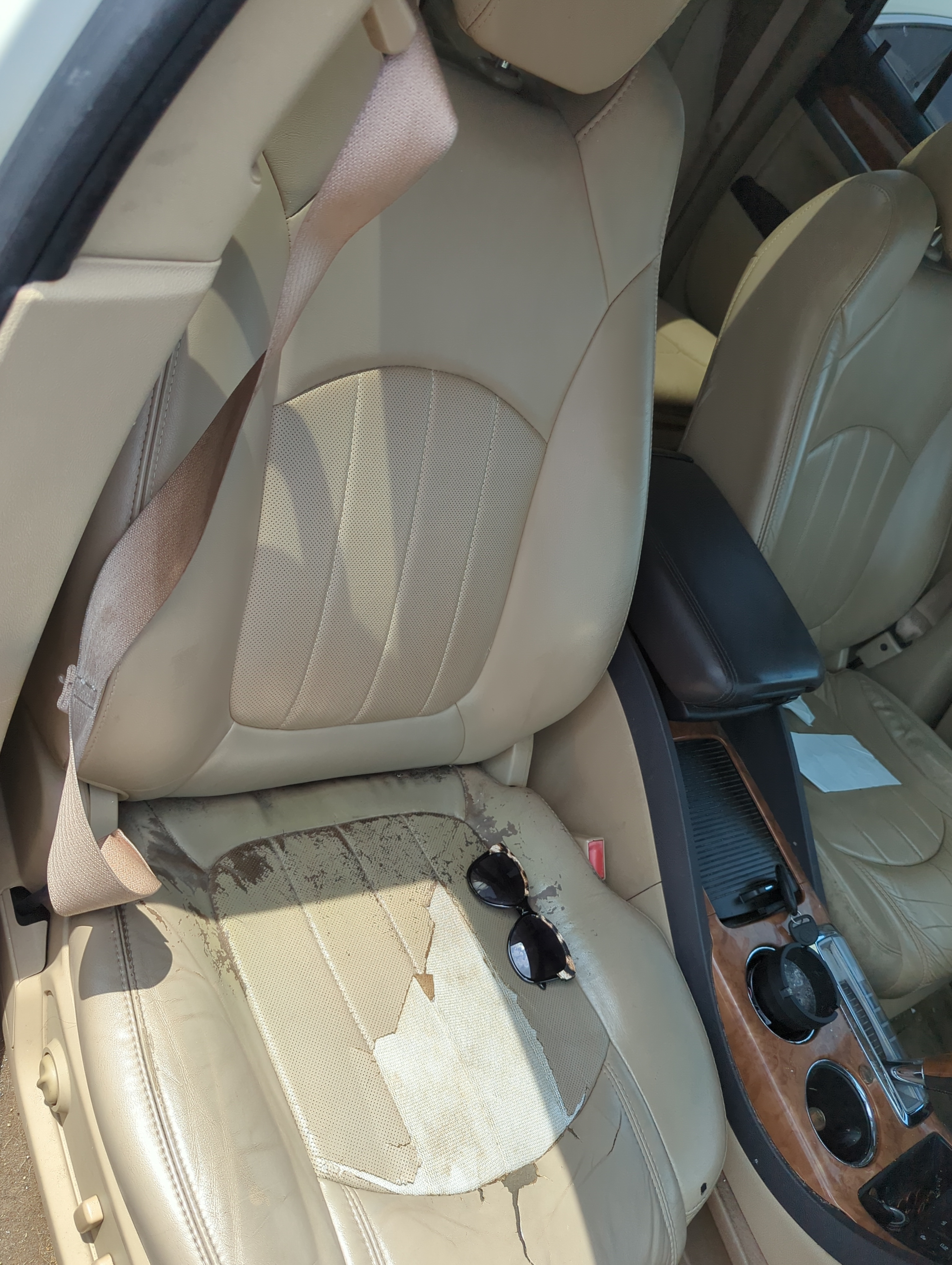 Picture of 2012-2012 Buick Enclave Passenger Front Seat Oem 1098071