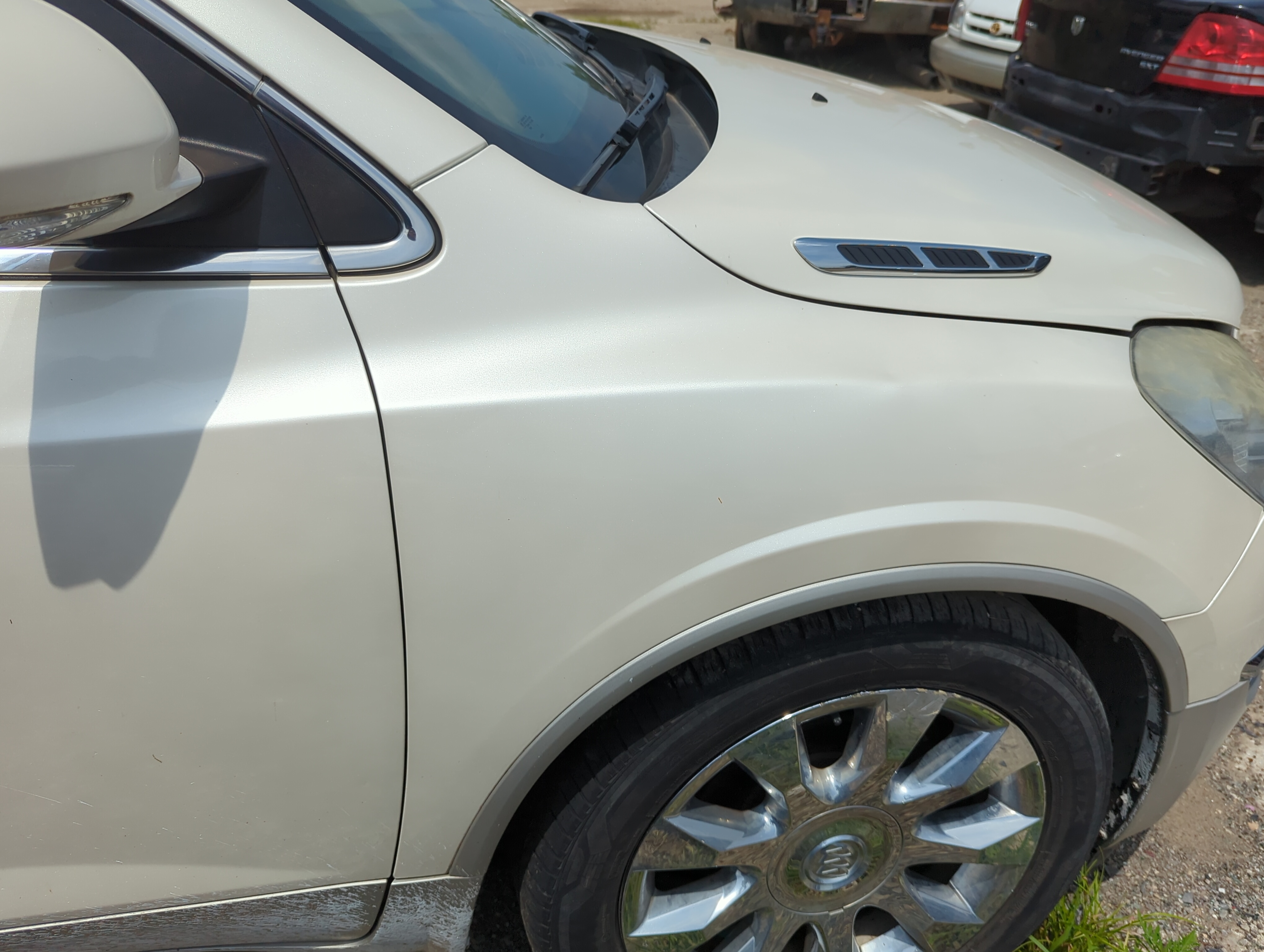 Picture of 2008-2012 Buick Enclave Passenger Fender 1098123