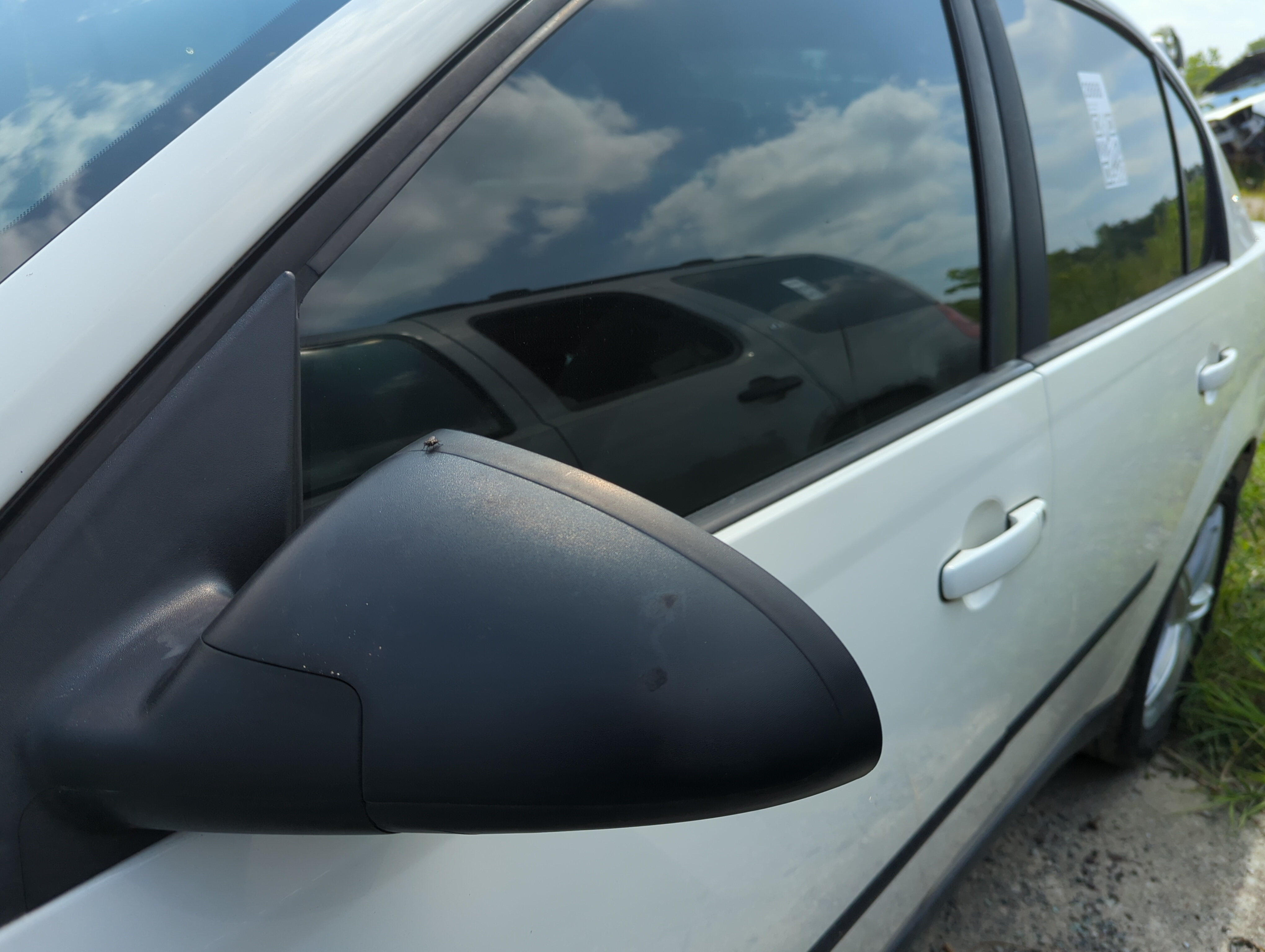 Picture of 2004-2008 Chevrolet Malibu Driver Left Side View Power Door Mirror Black 1098254
