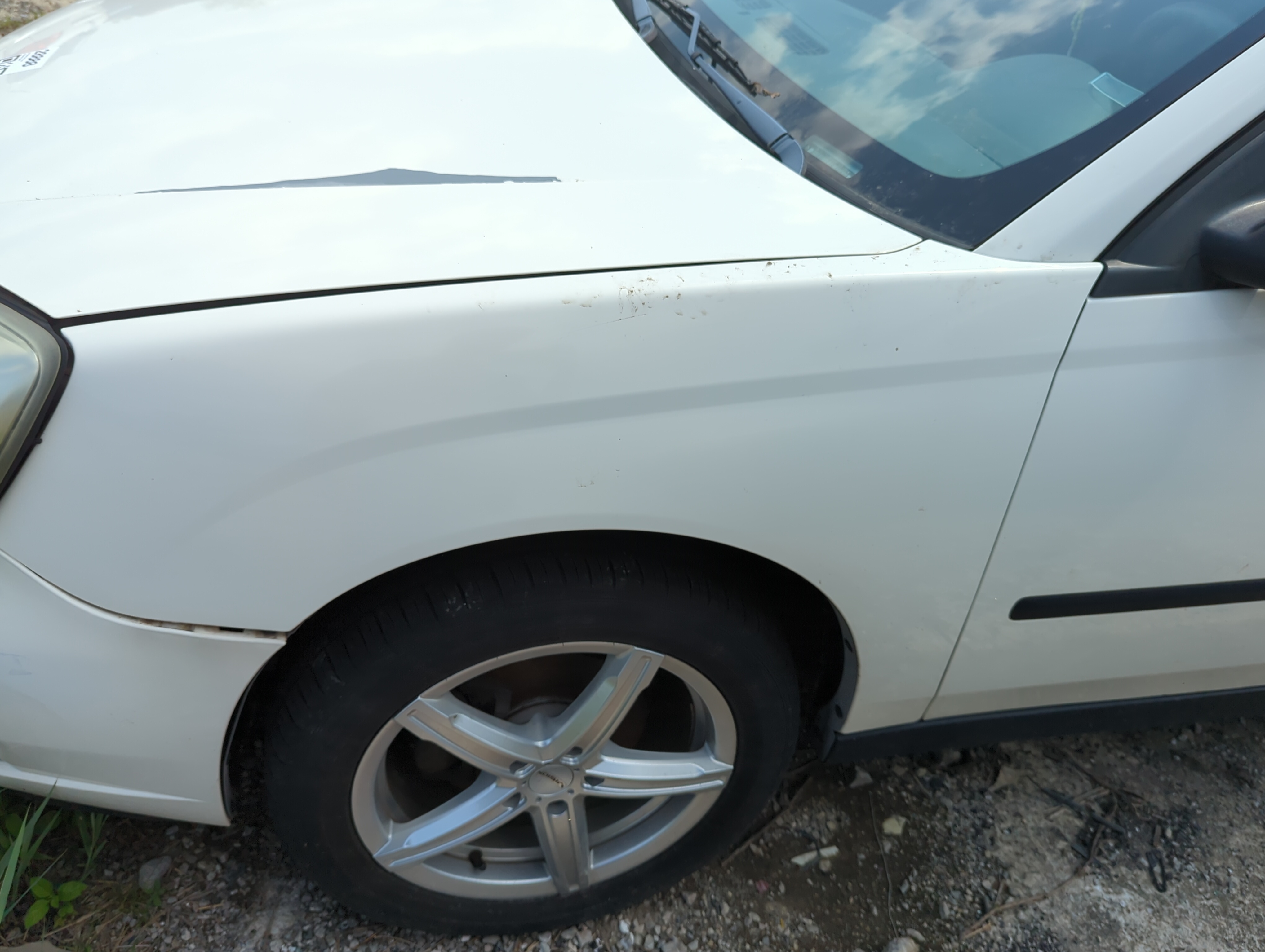 Picture of 2004-2008 Chevrolet Malibu Driver Fender 1098303