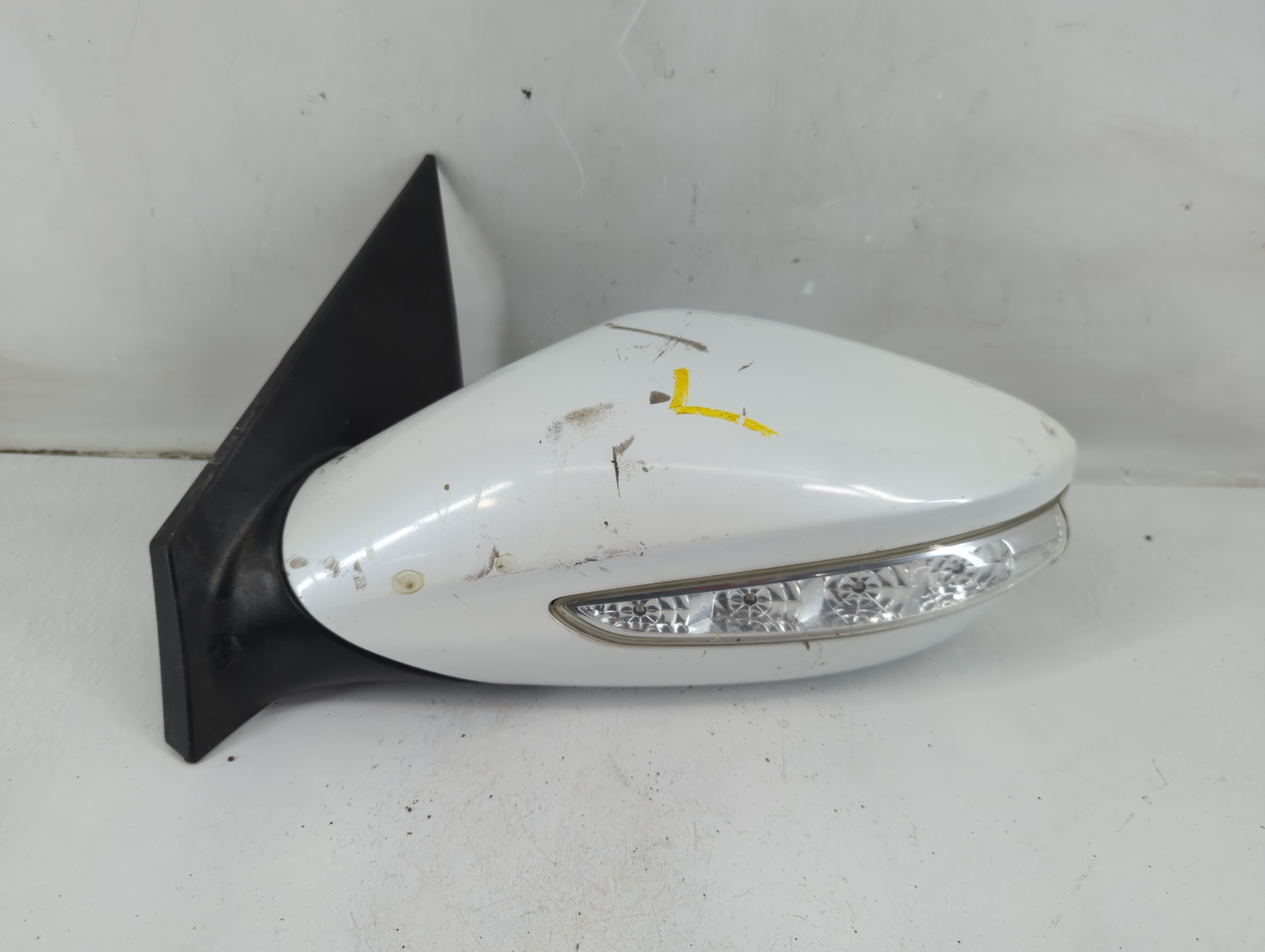 2011-2015 Hyundai Sonata Driver Left Side View Power Door Mirror White 1098367 - Oemusedautoparts1.com