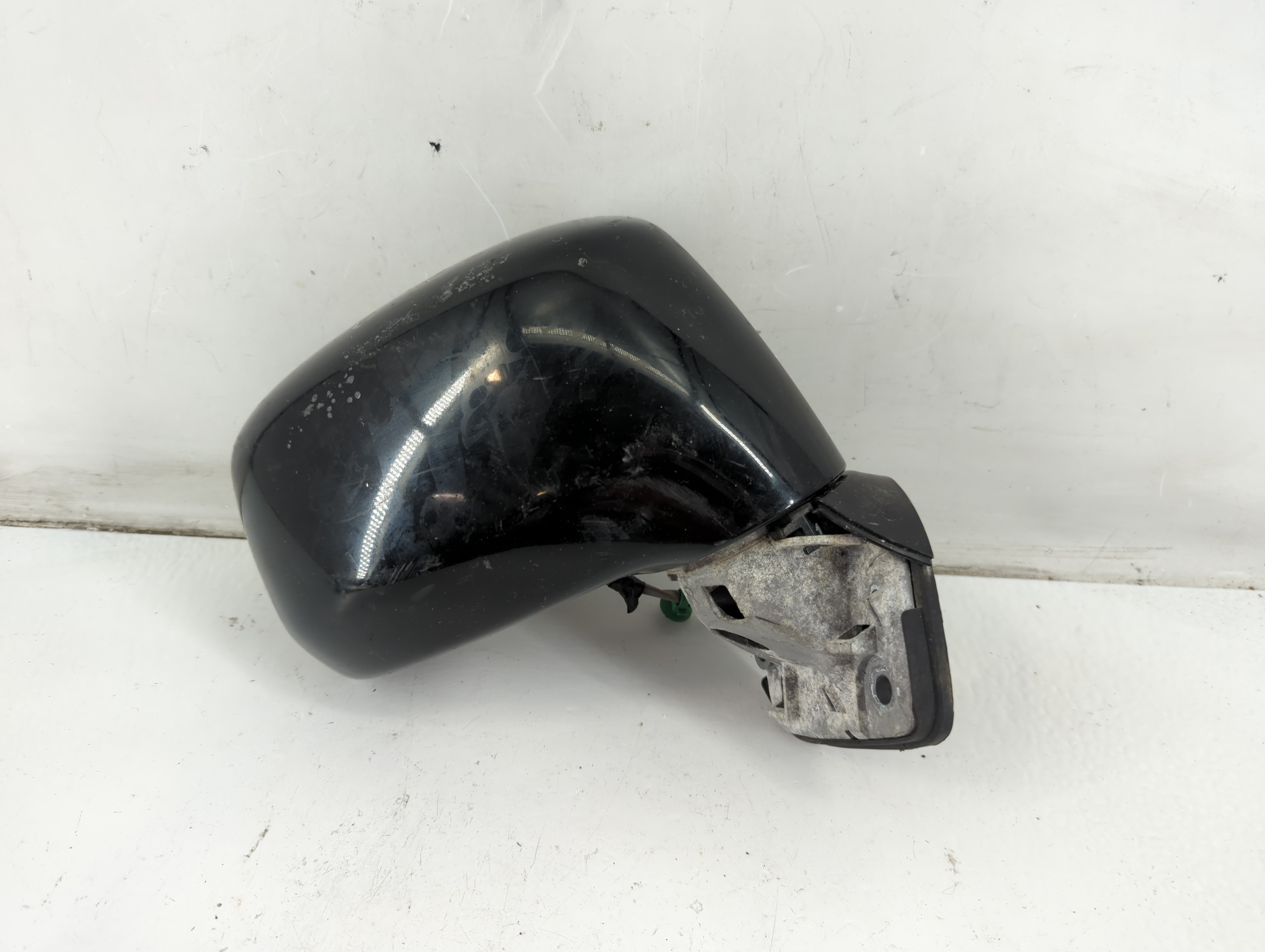 2008-2012 Nissan Versa Passenger Right Side View Power Door Mirror Black 1098373 - Oemusedautoparts1.com