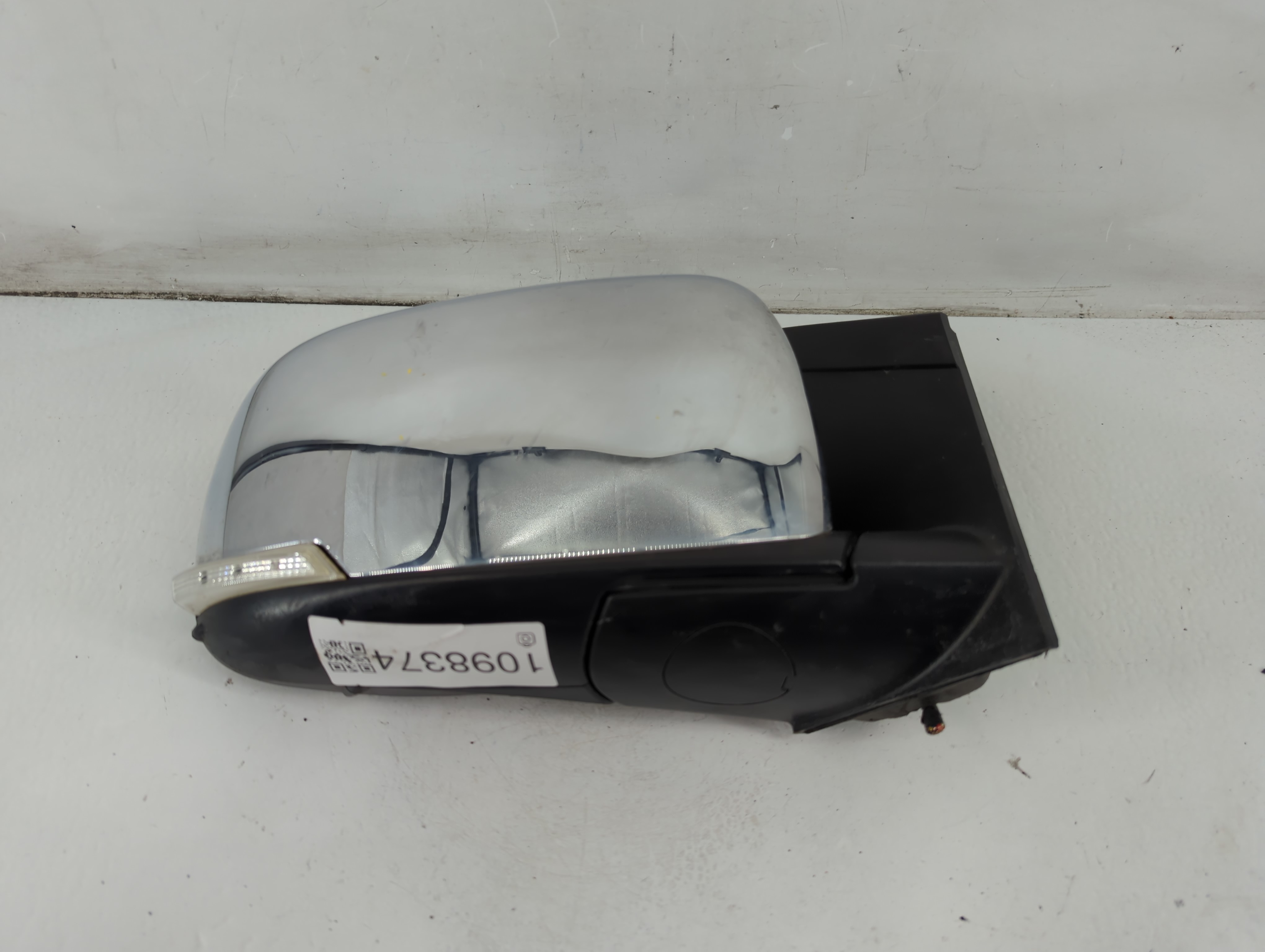 2010 Chrysler Town & Country Passenger Right Side View Power Door Mirror 1098374 - Oemusedautoparts1.com
